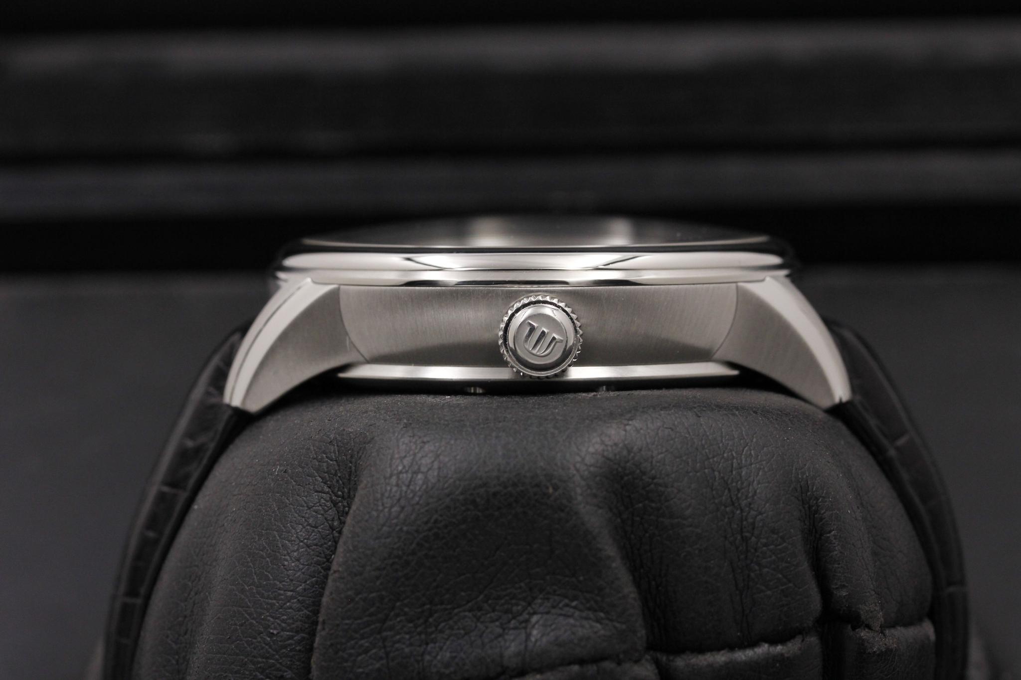 Watch Image 3