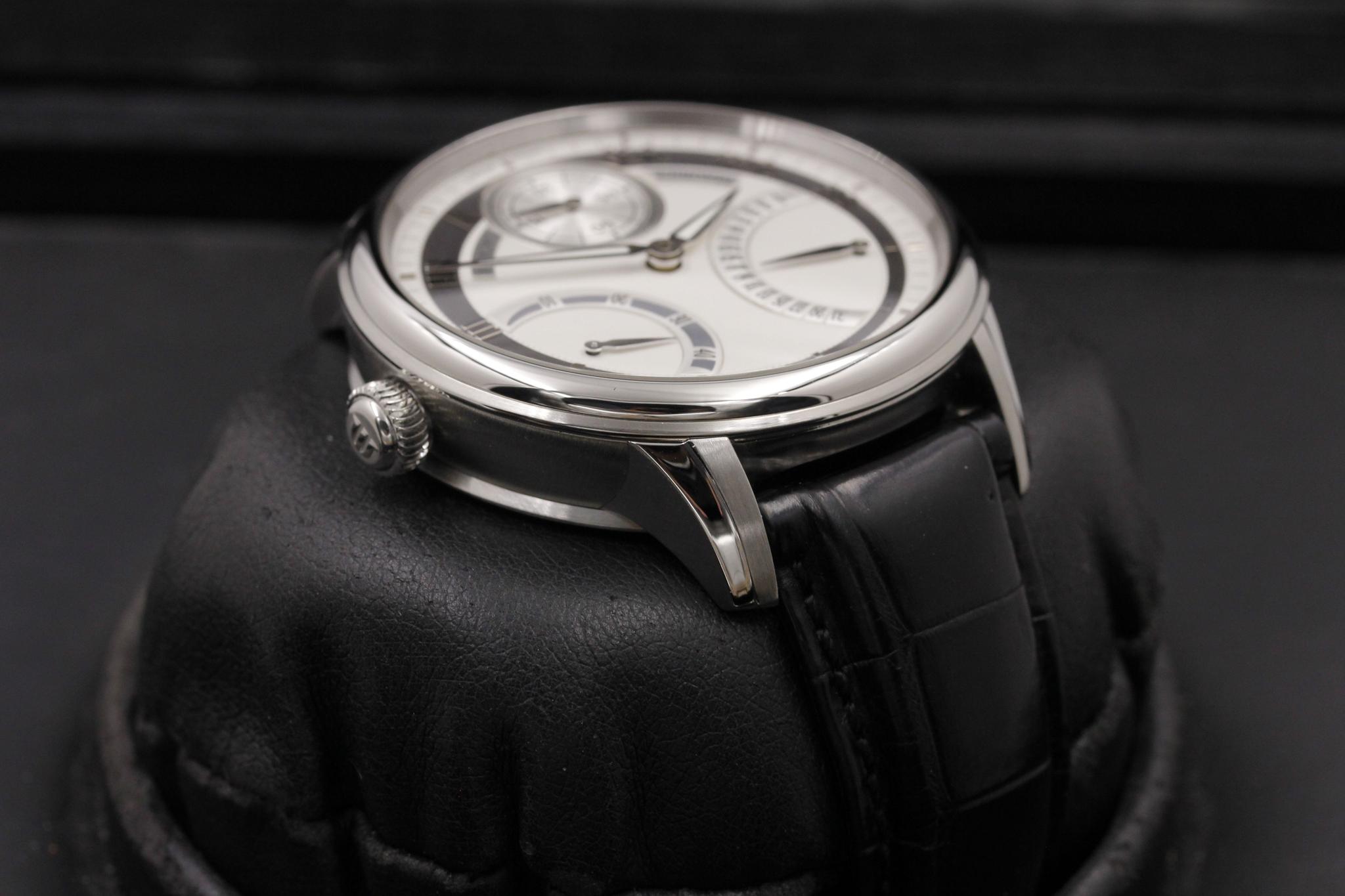 Watch Image 4