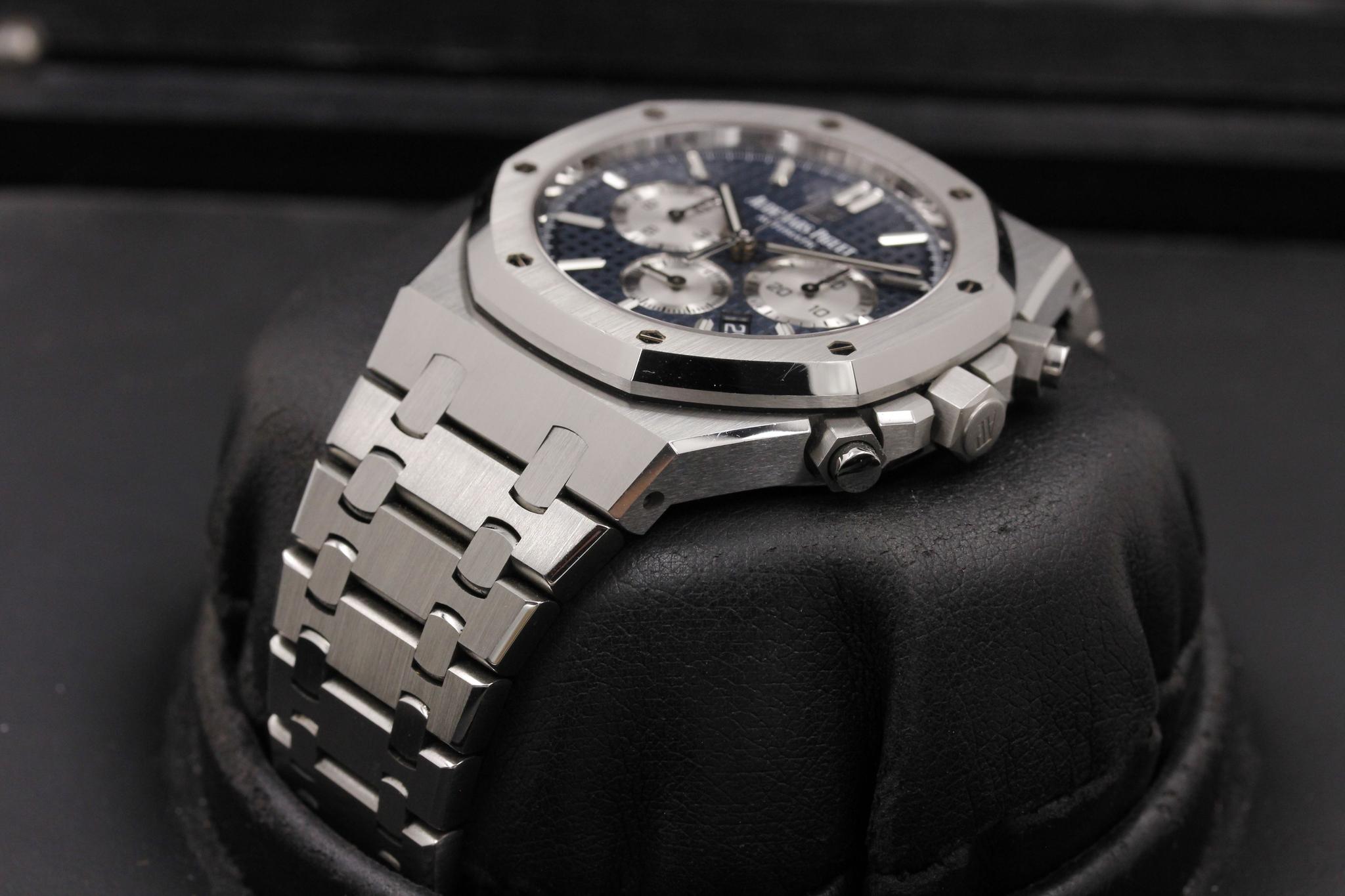 Watch Image 2