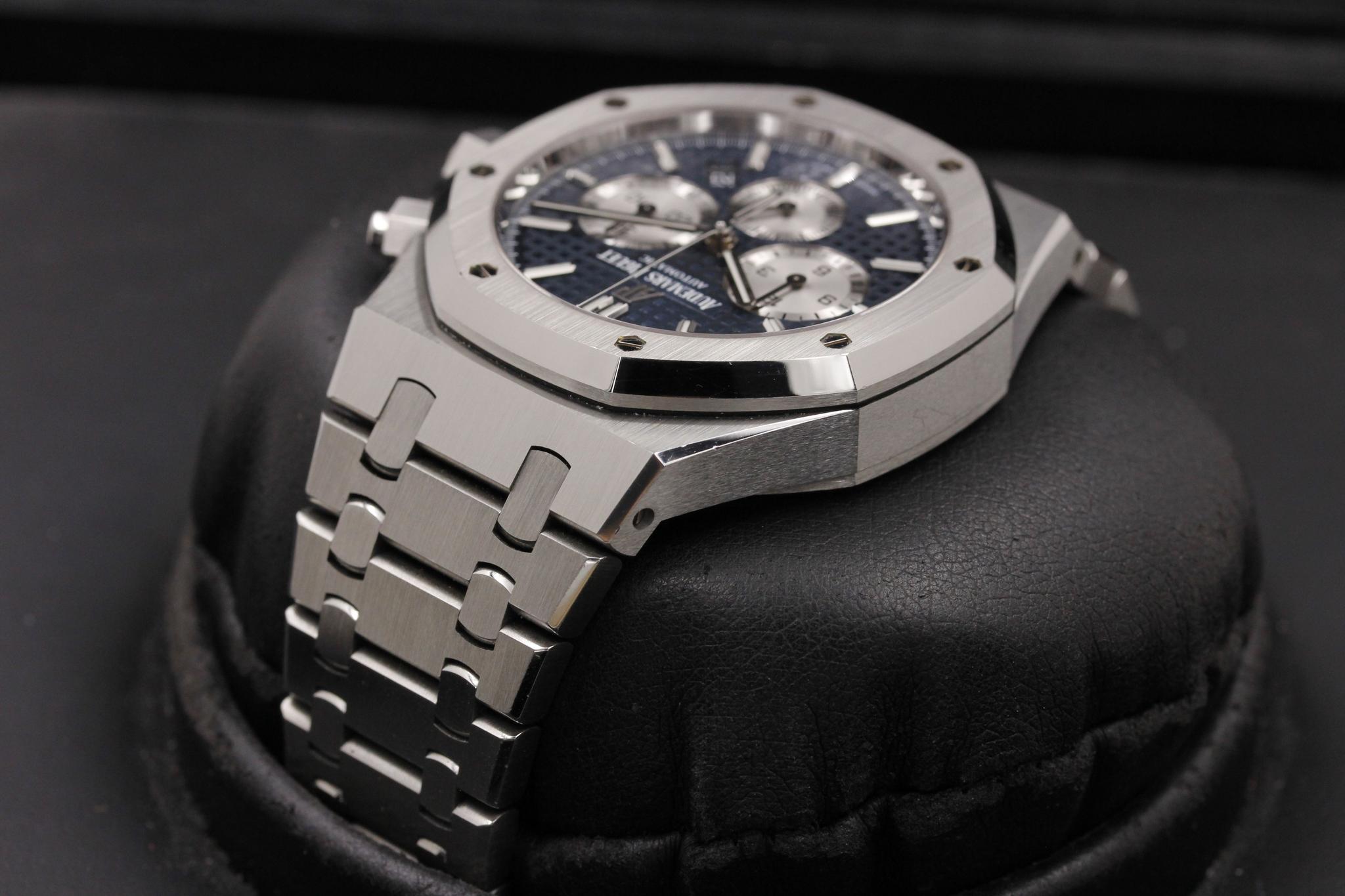 Watch Image 5