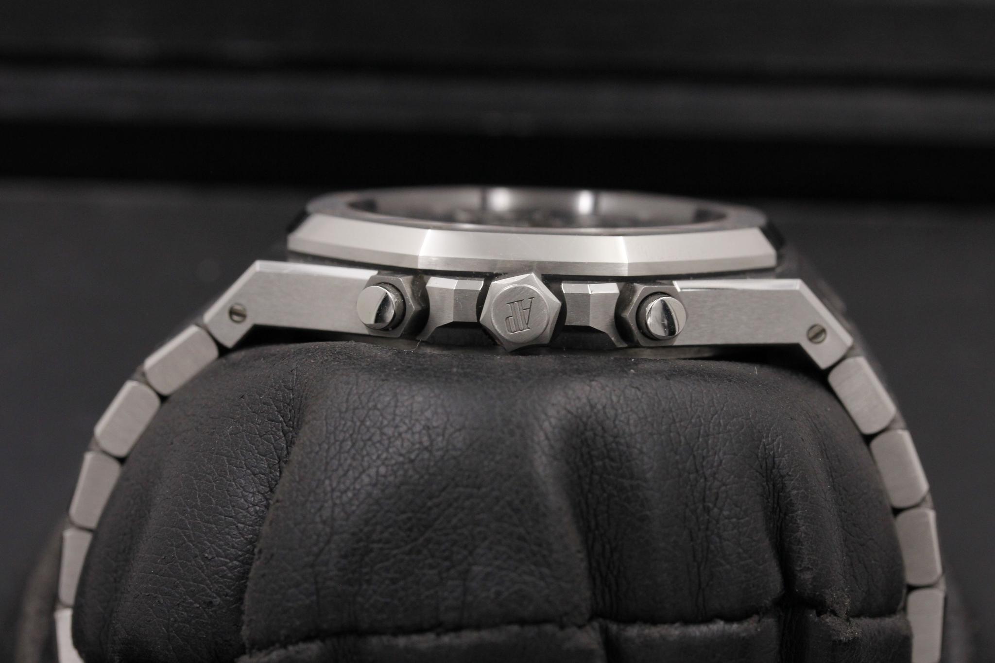 Watch Image 3