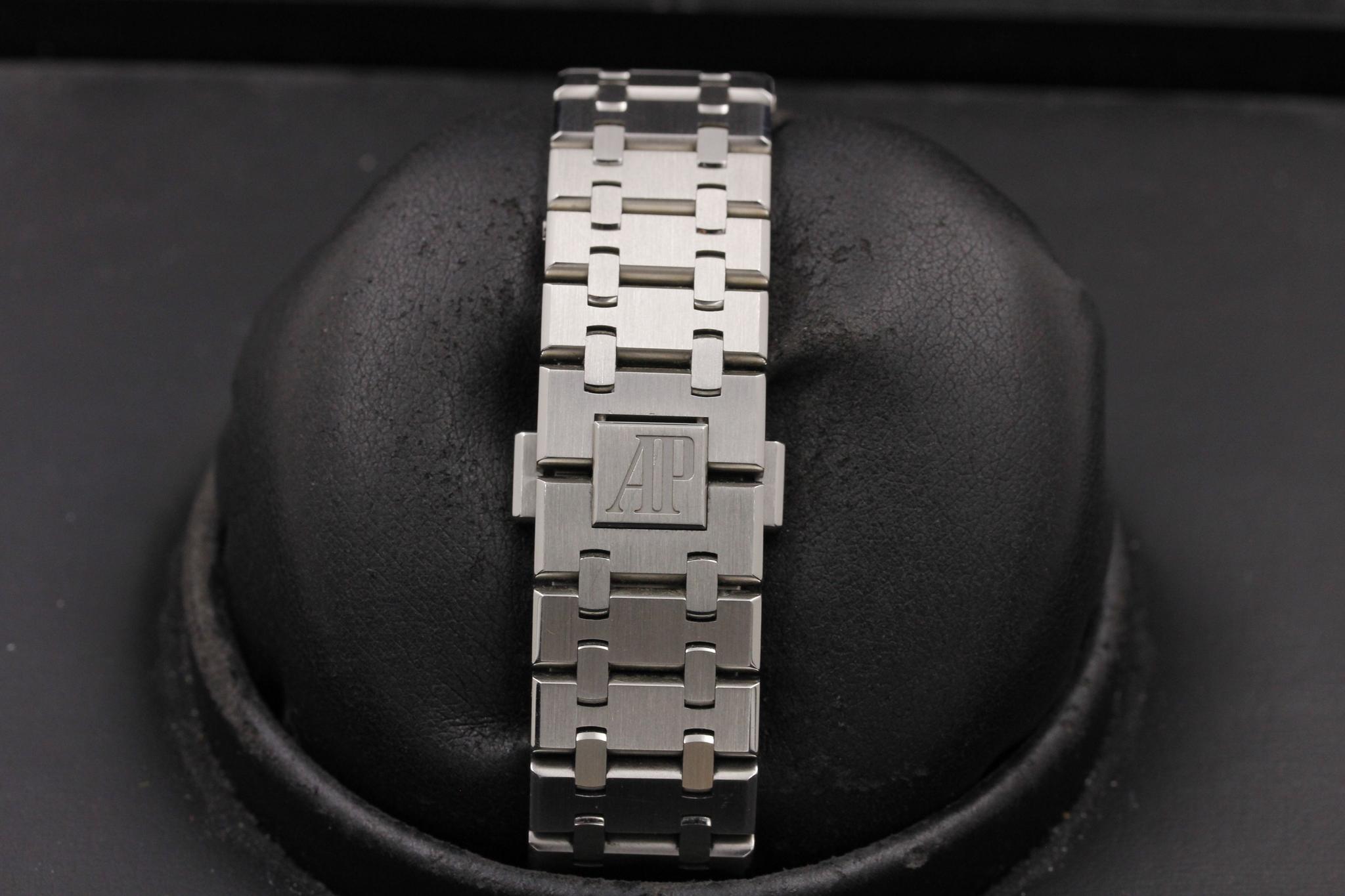 Watch Image 7