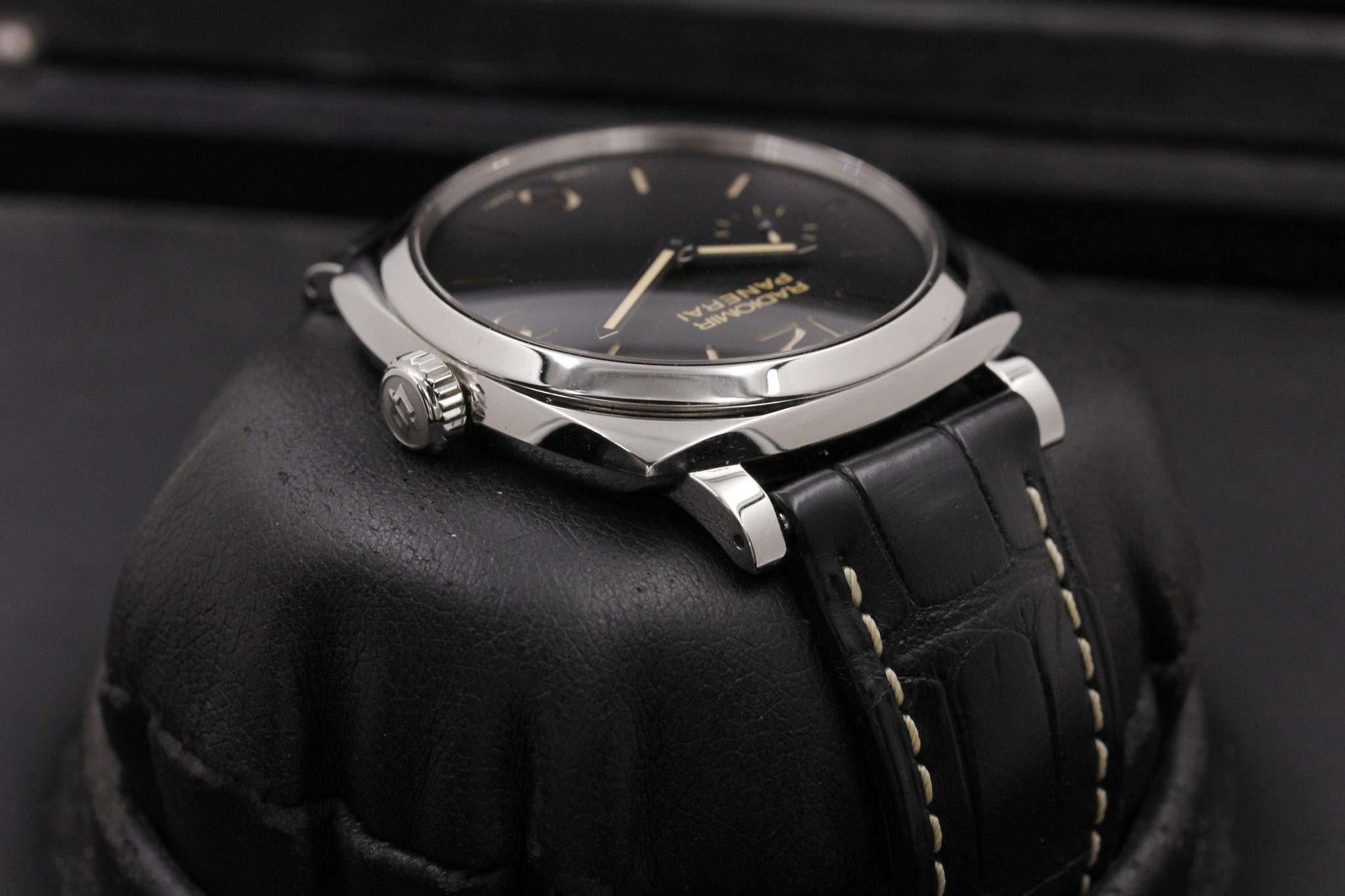 Watch Image 4
