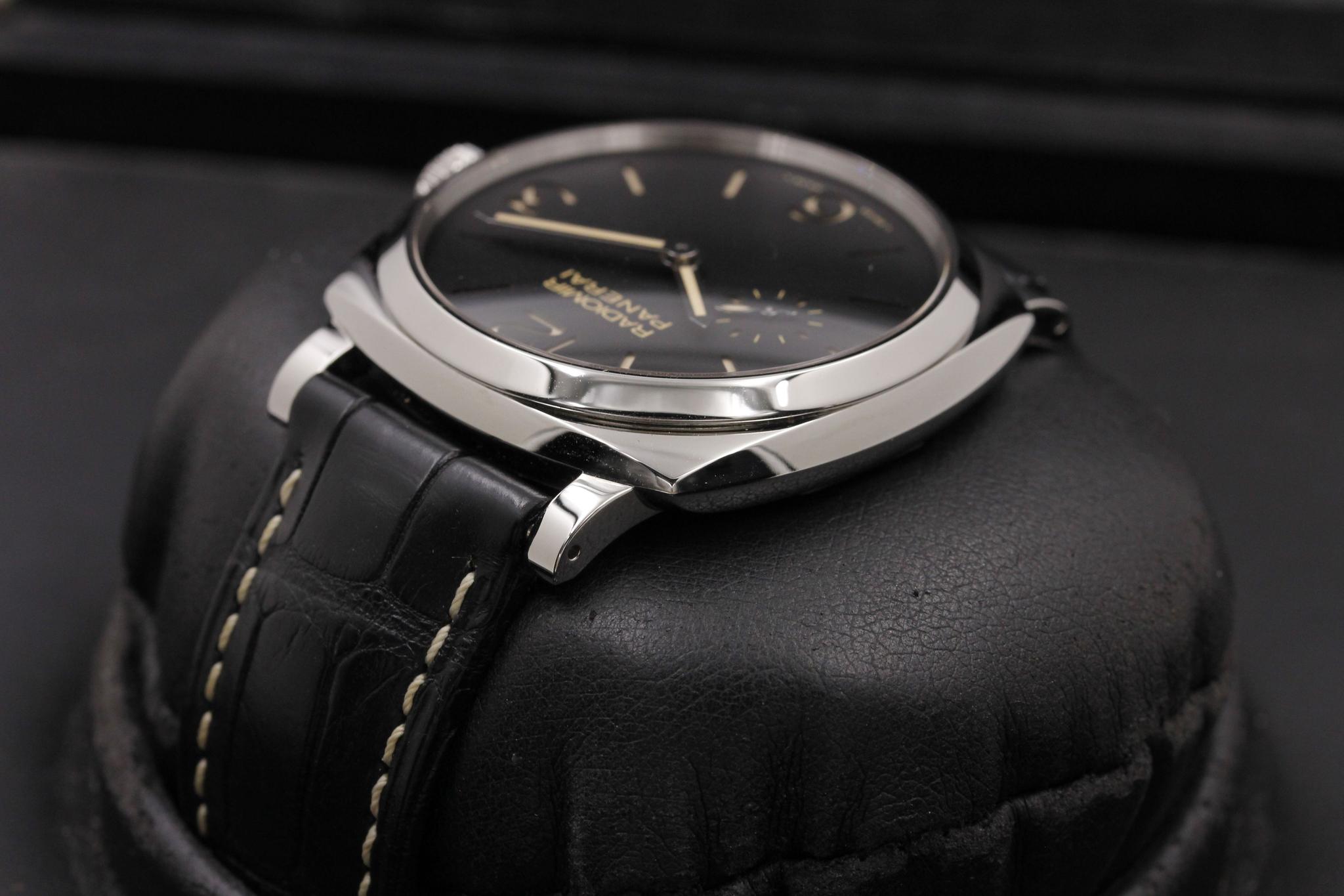 Watch Image 5