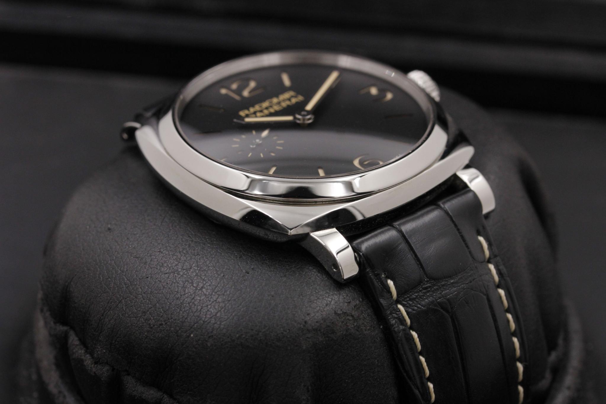 Watch Image 6