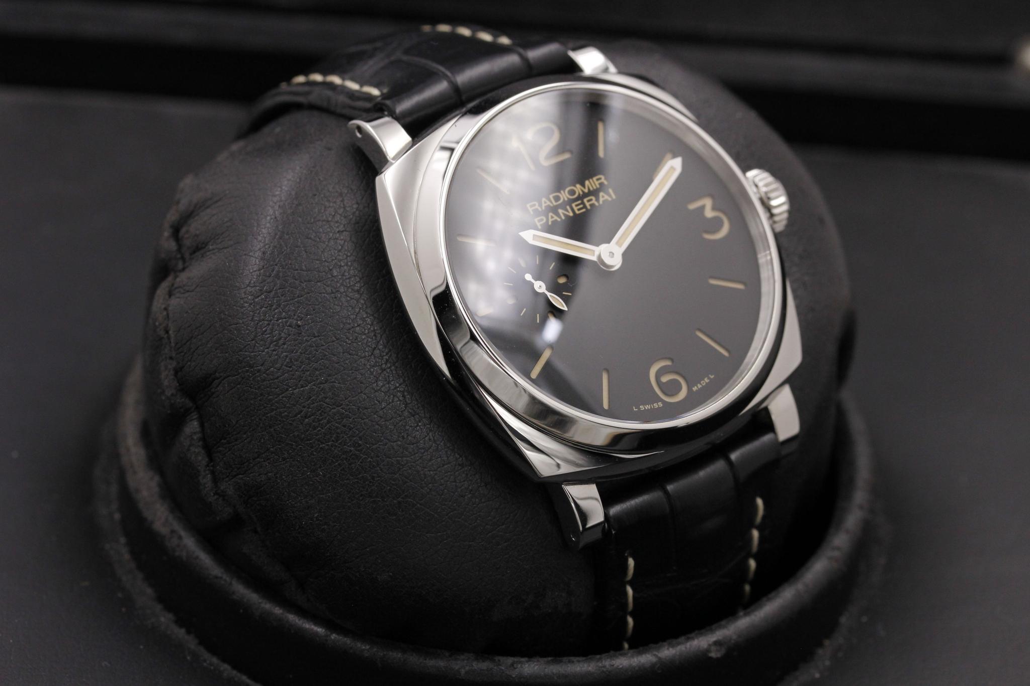 Watch Image 10
