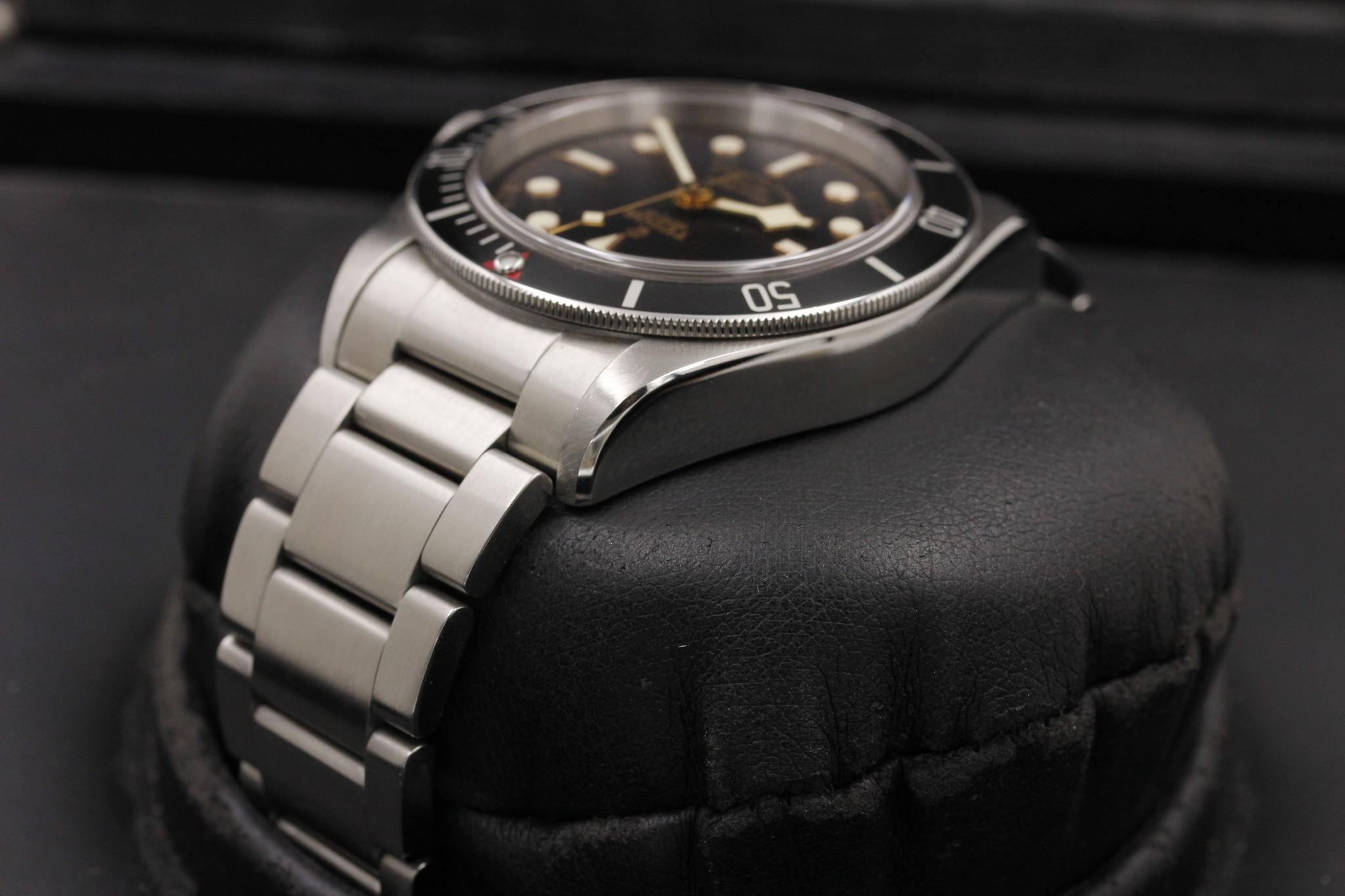 Watch Image 6