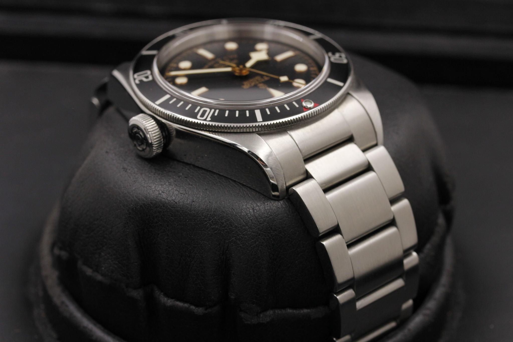 Watch Image 4