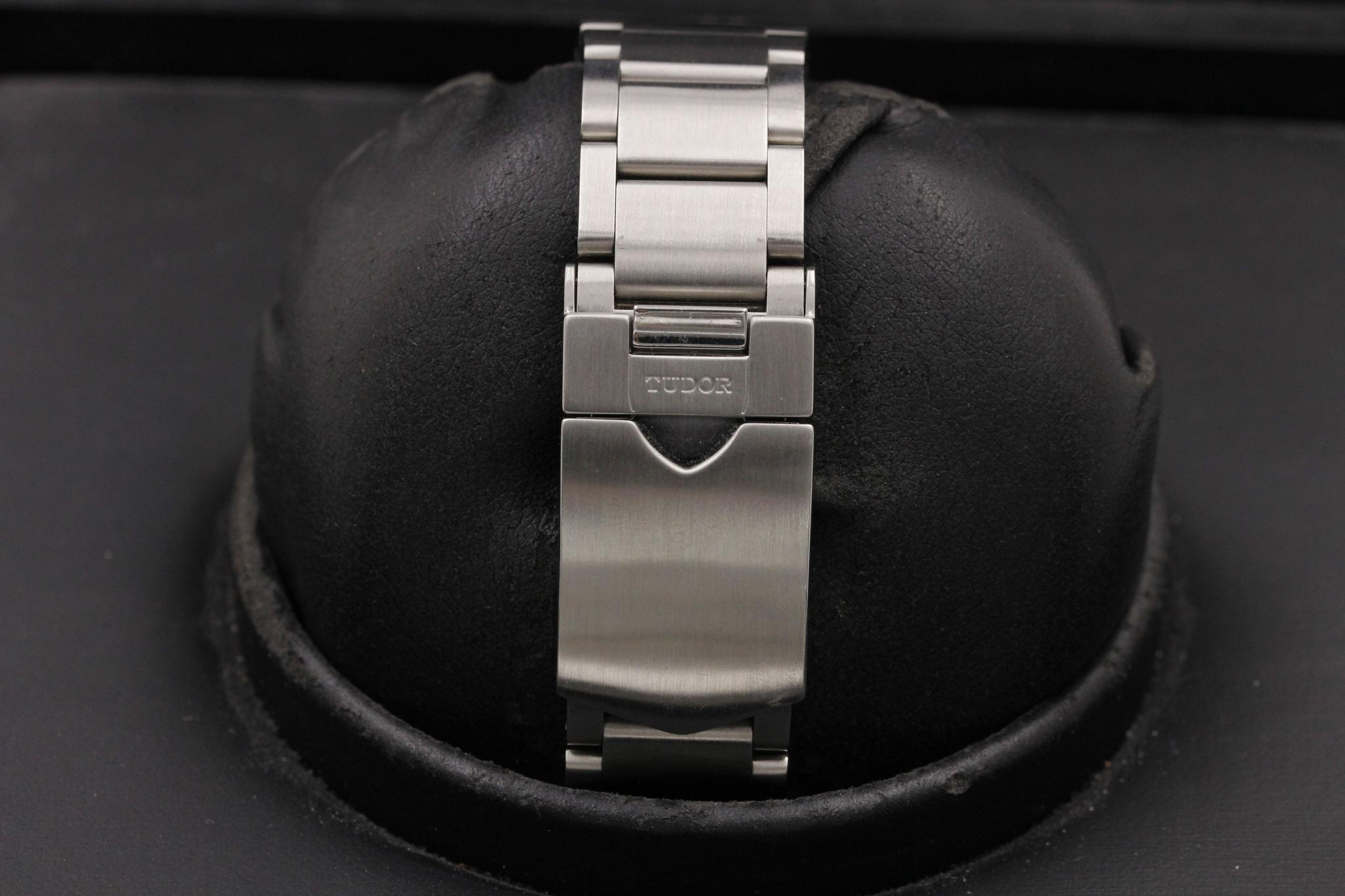 Watch Image 8