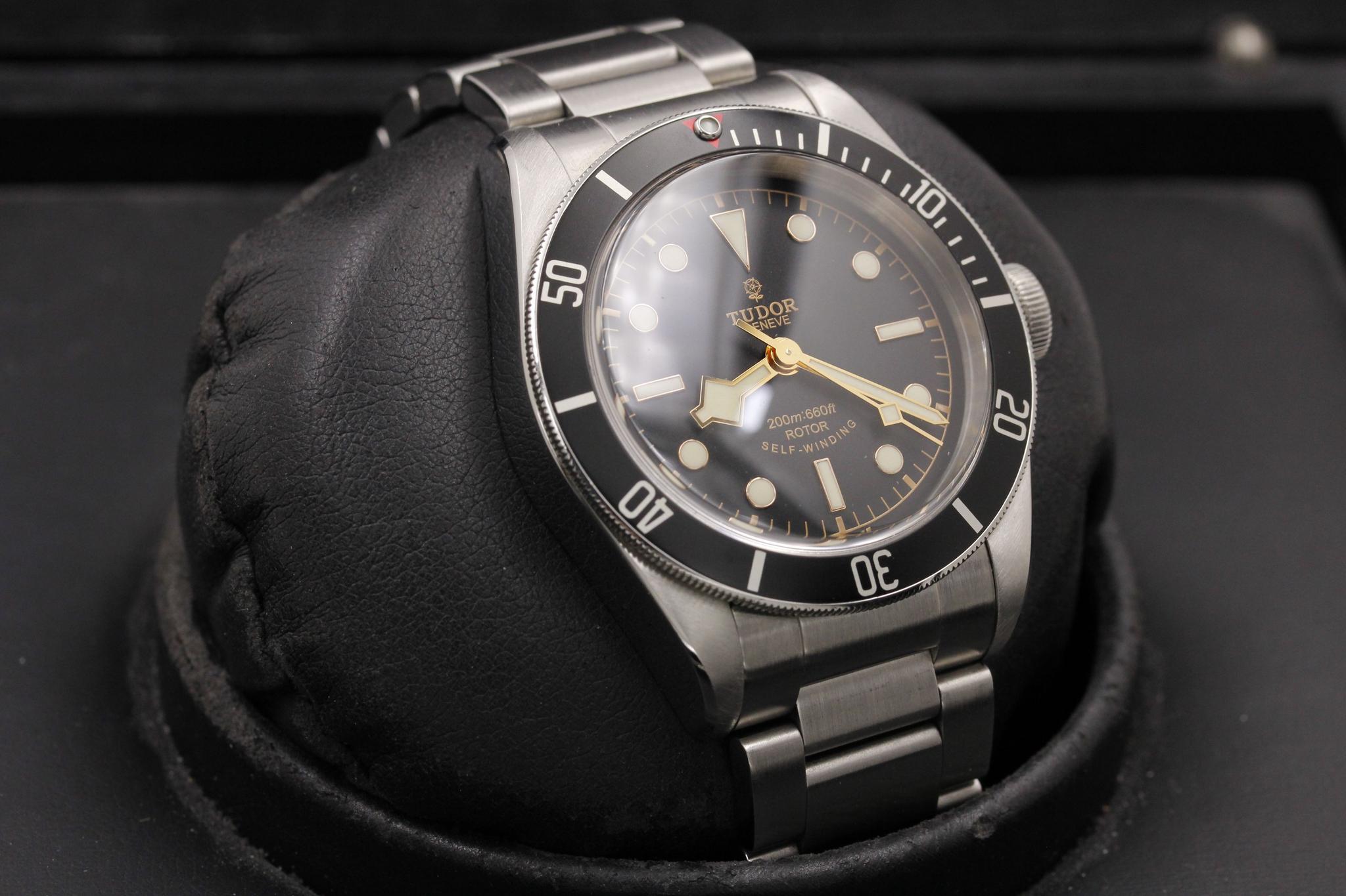 Watch Image 10