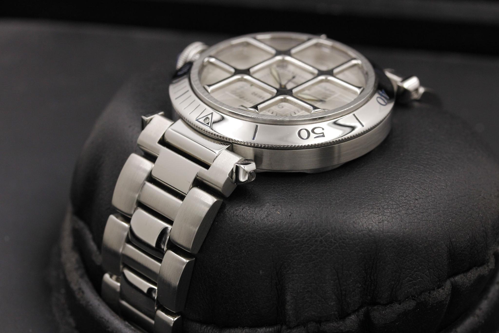 Watch Image 5