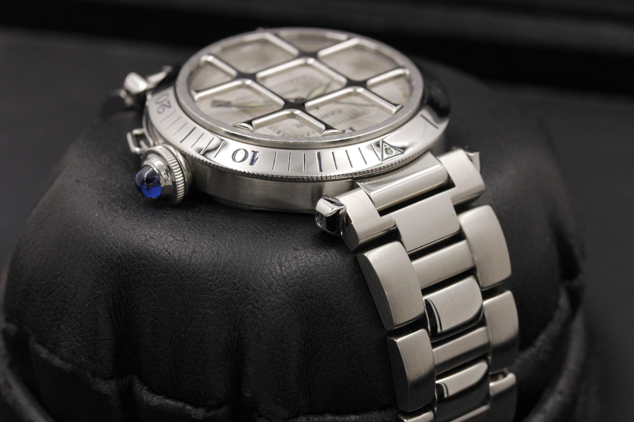 Watch Image 4