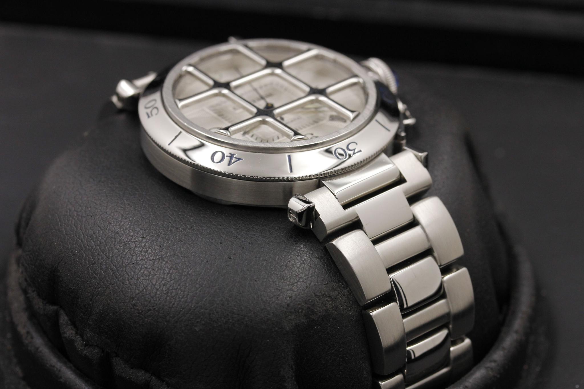 Watch Image 6