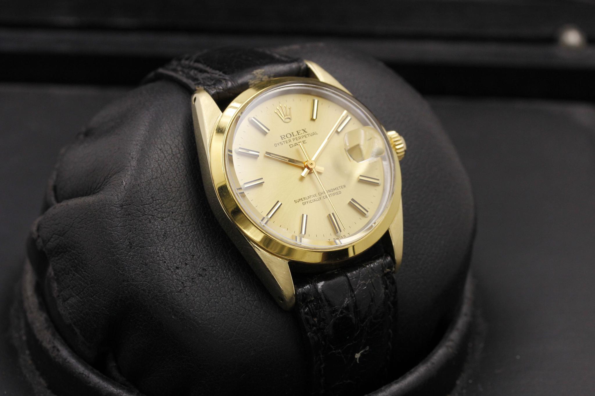 Watch Image 12