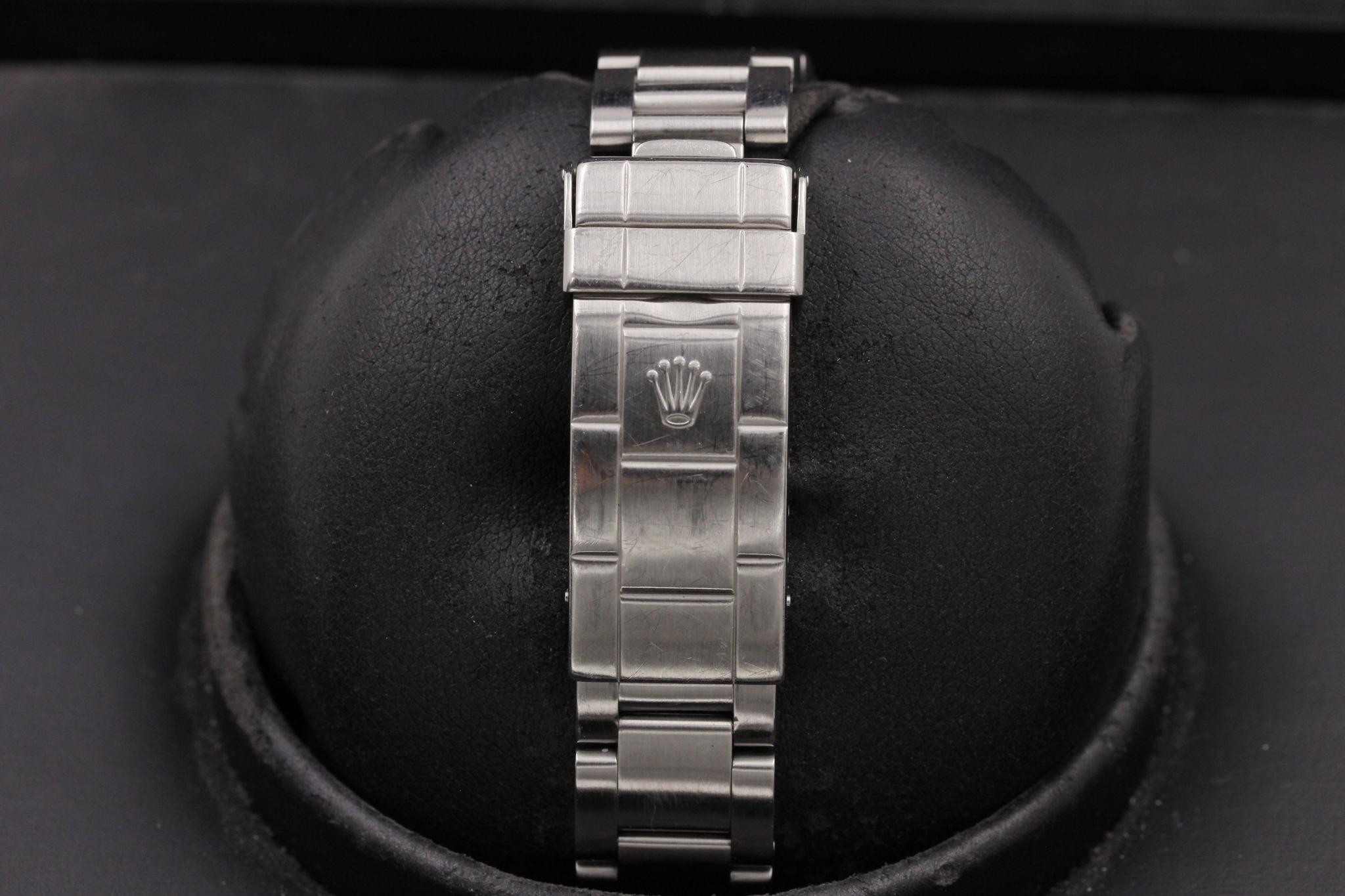 Watch Image 9