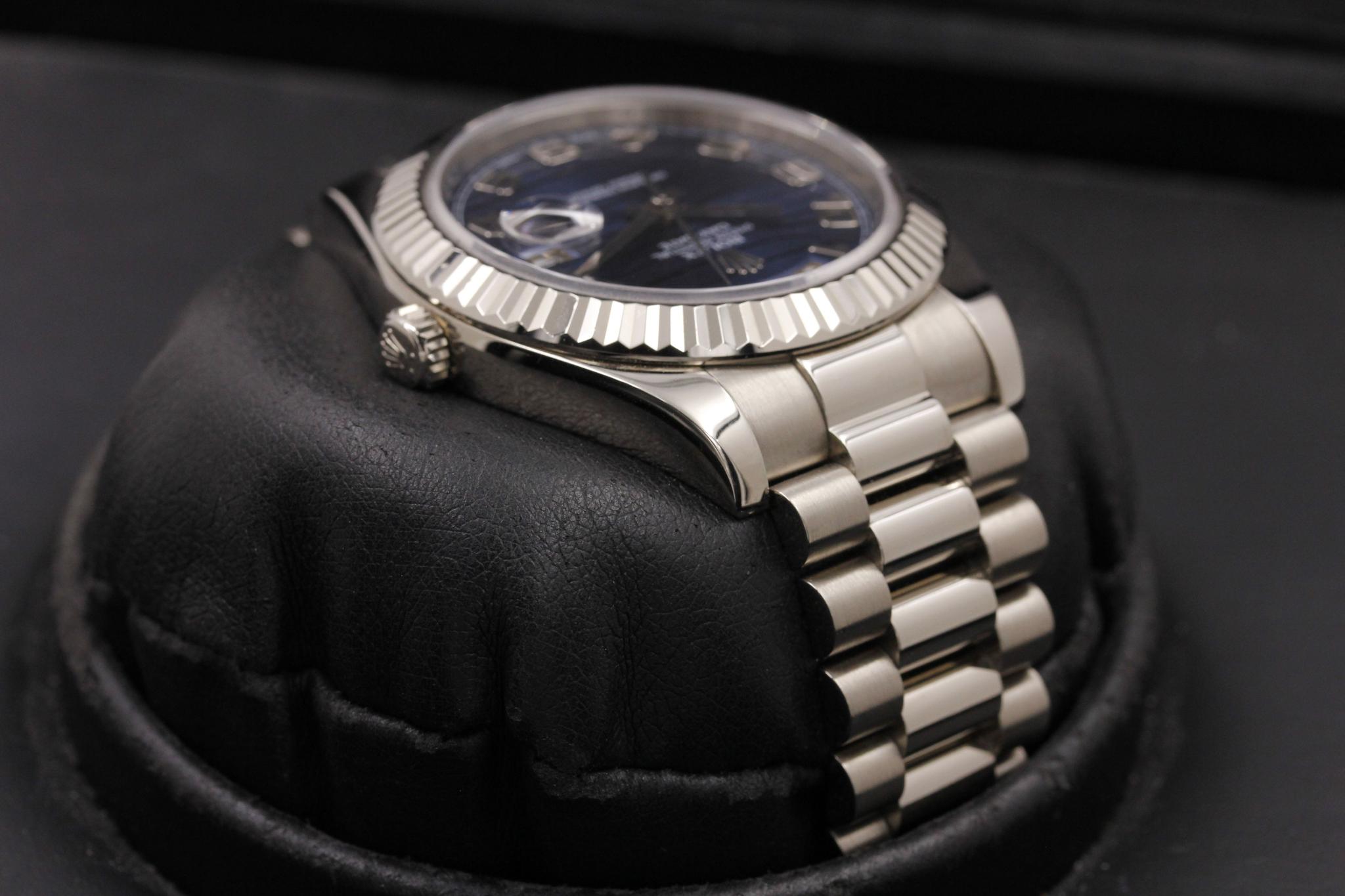 Watch Image 4