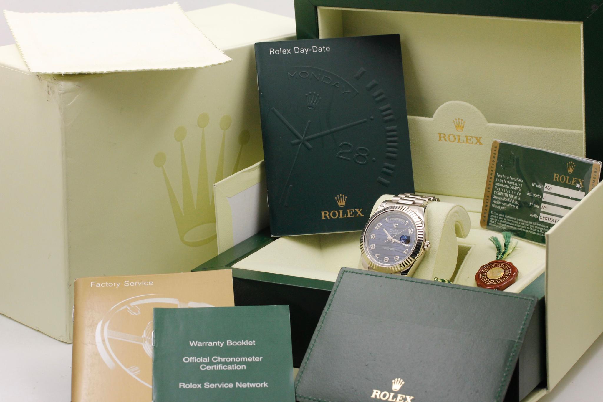 Watch Image 13