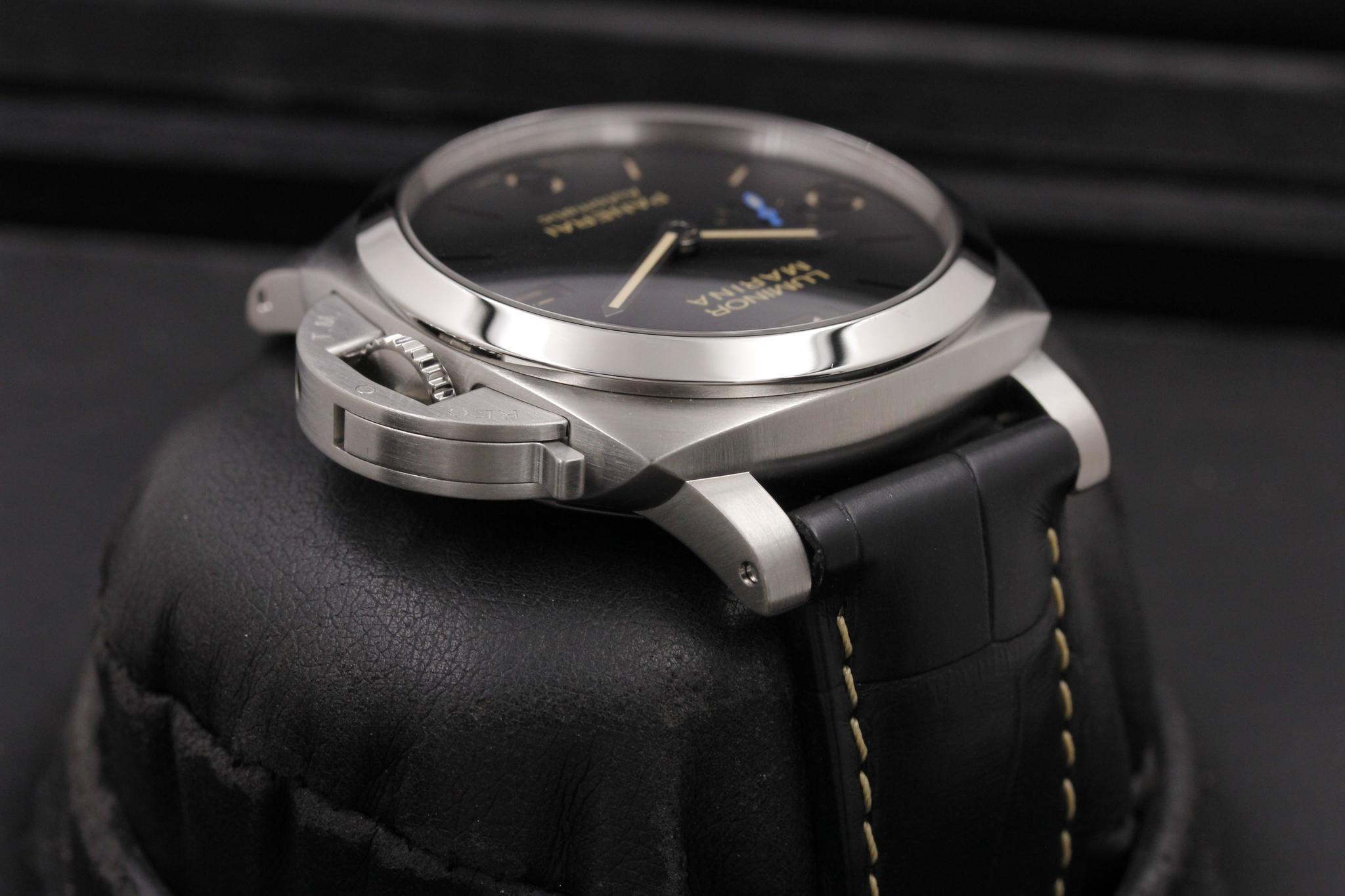 Watch Image 4