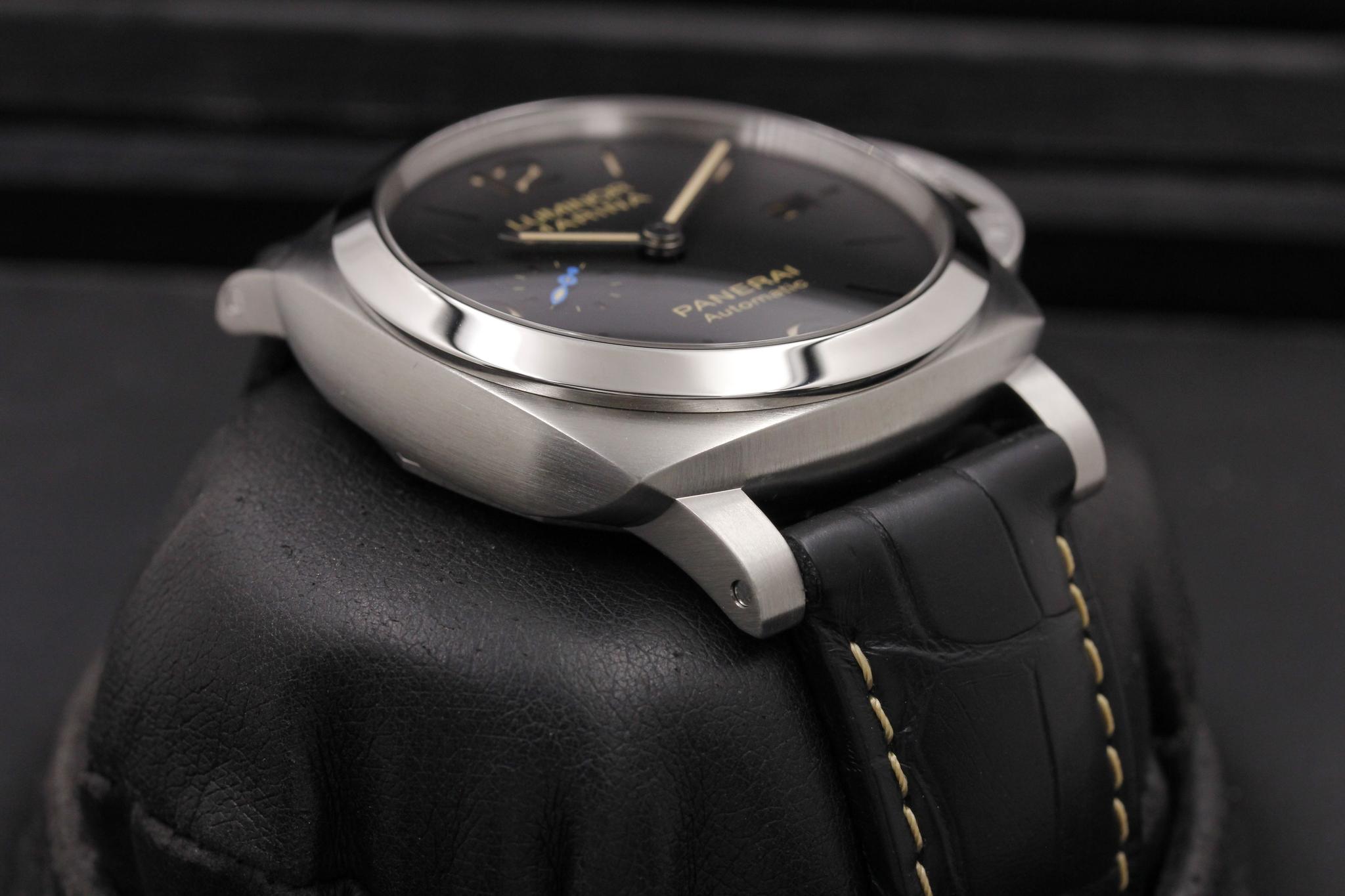 Watch Image 6