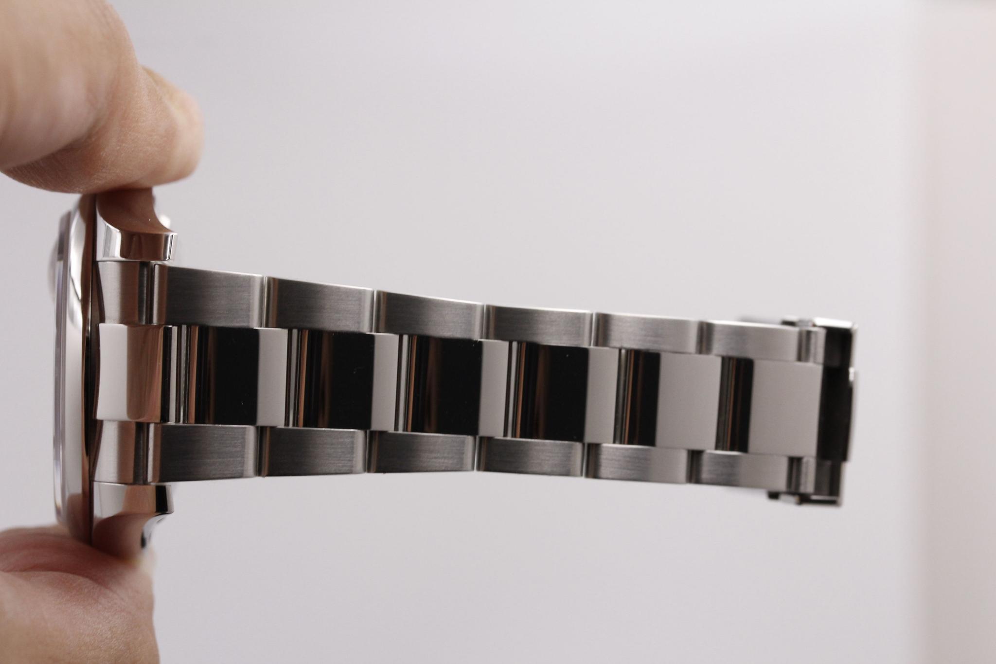 Watch Image 8