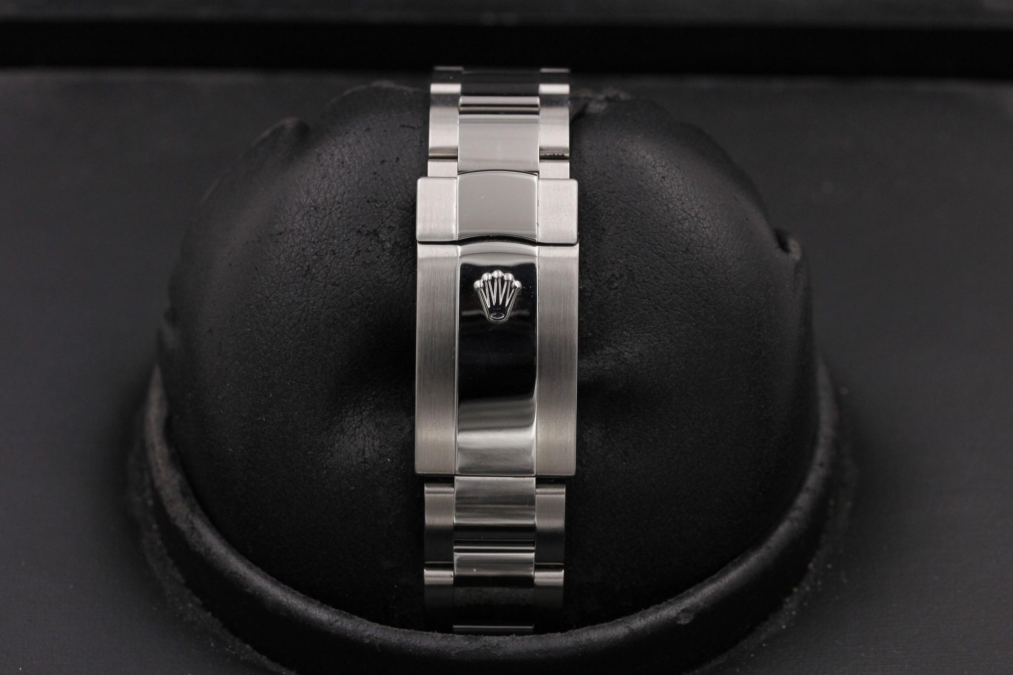 Watch Image 8
