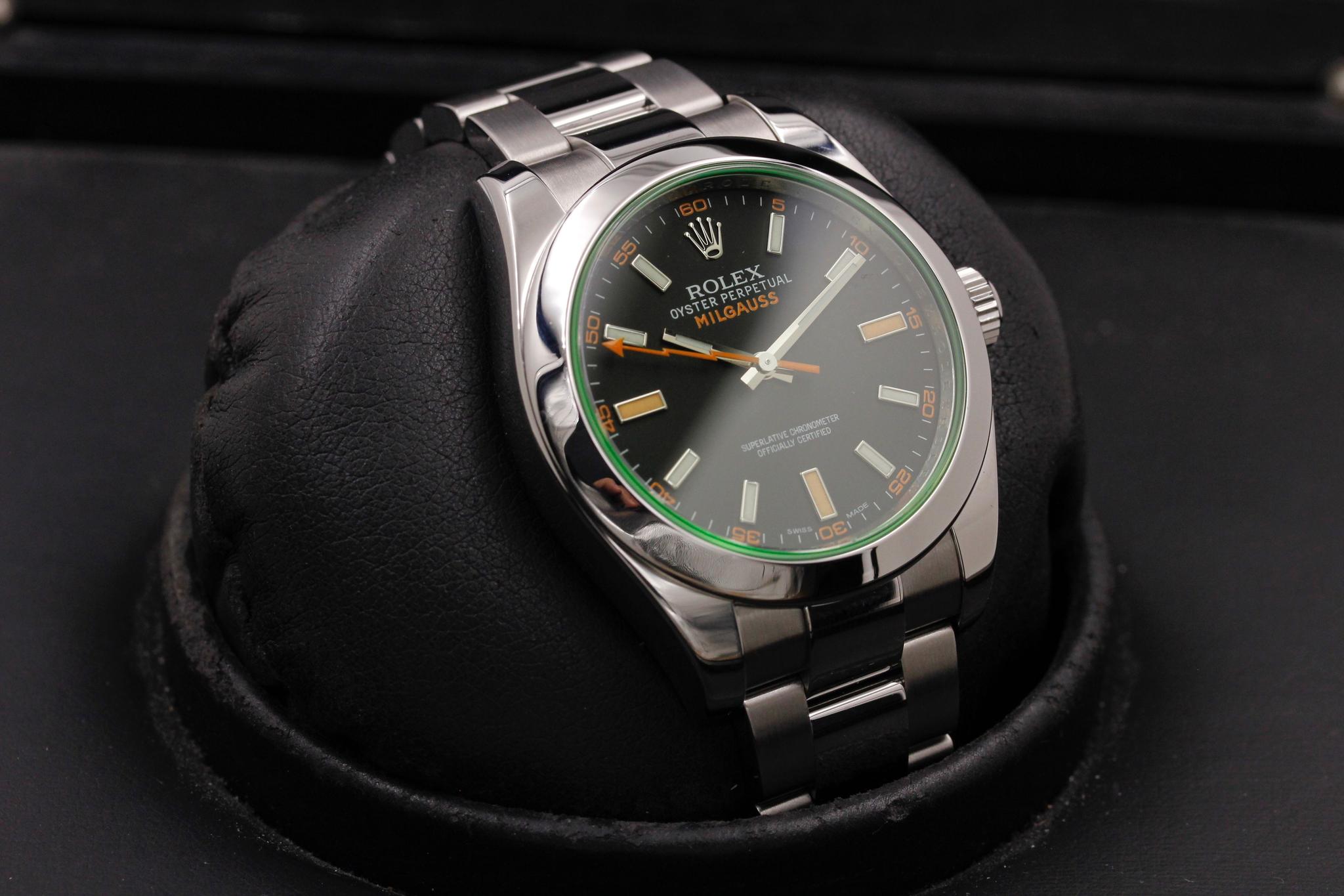 Watch Image 10