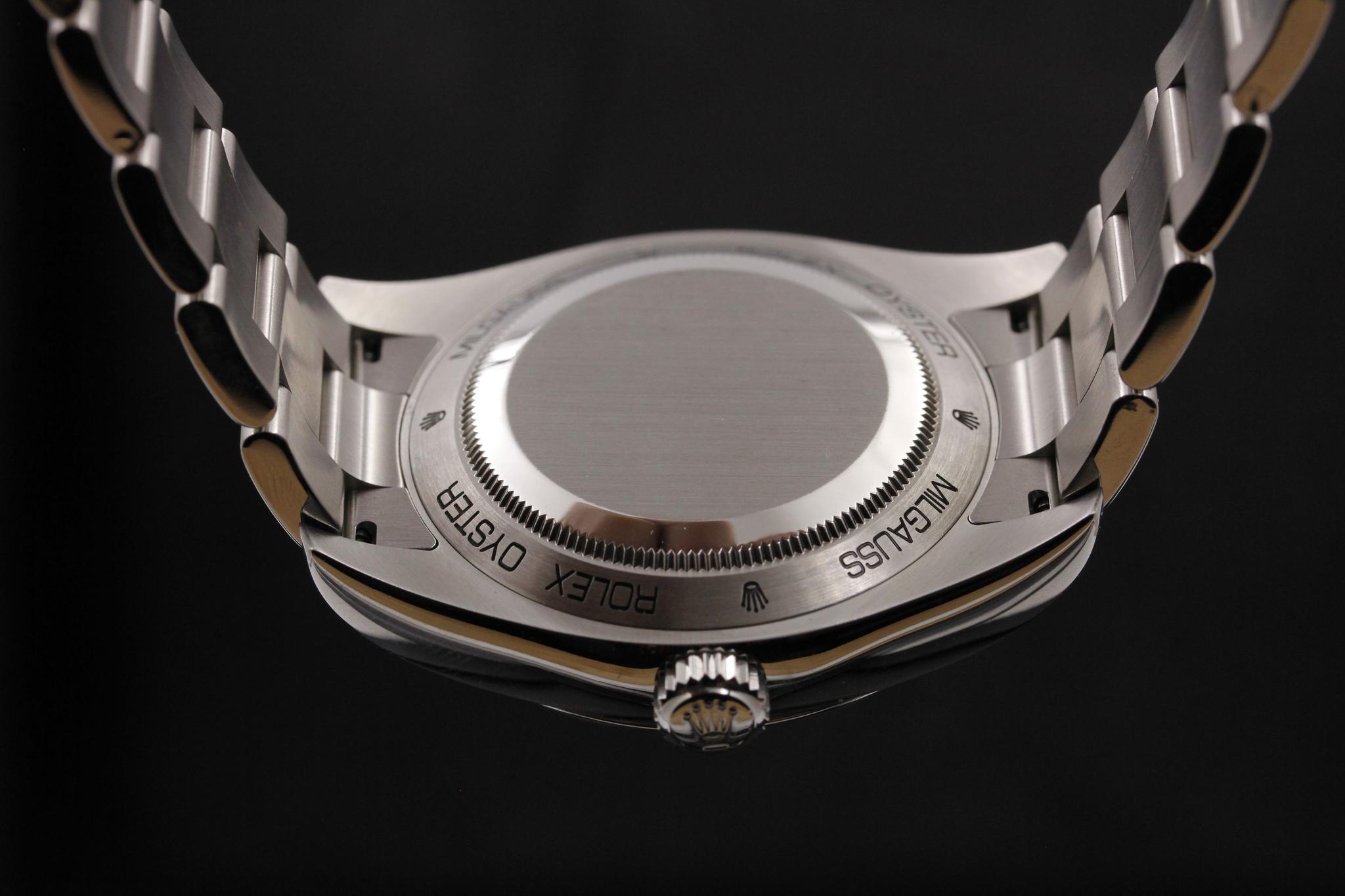 Watch Image 7
