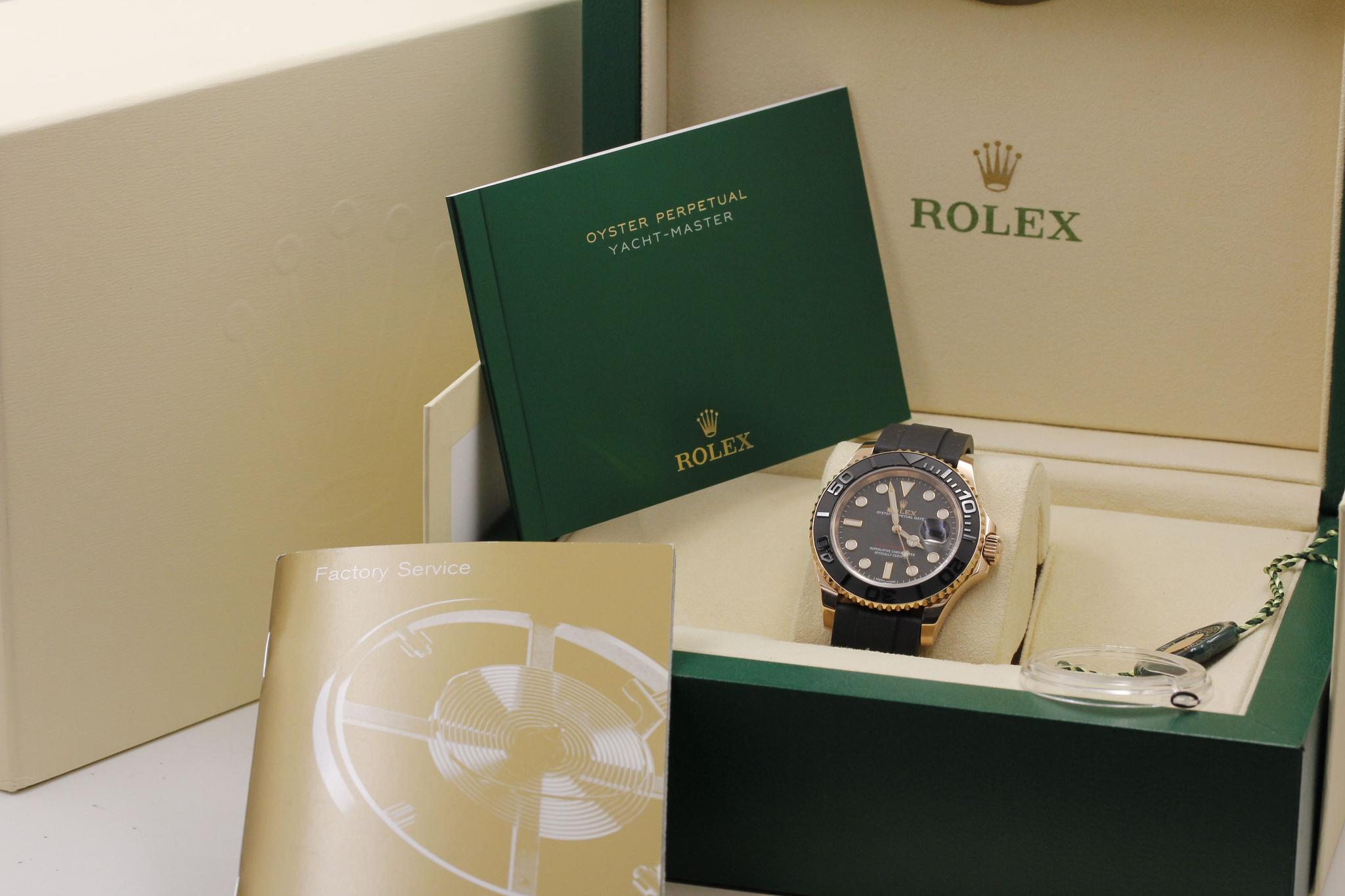 Watch Image 12