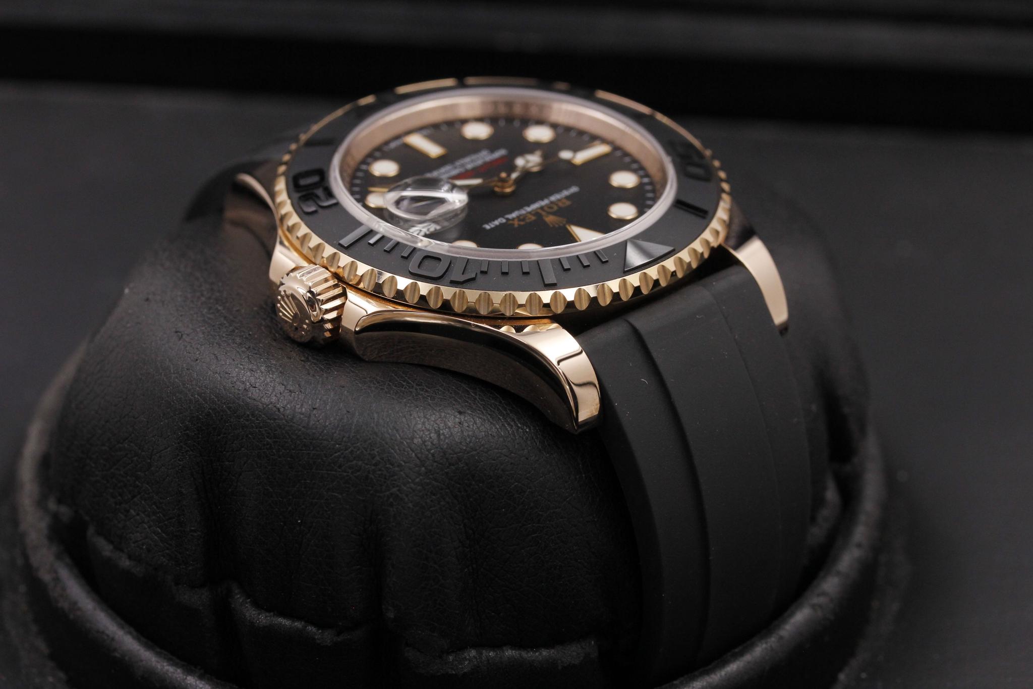 Watch Image 4