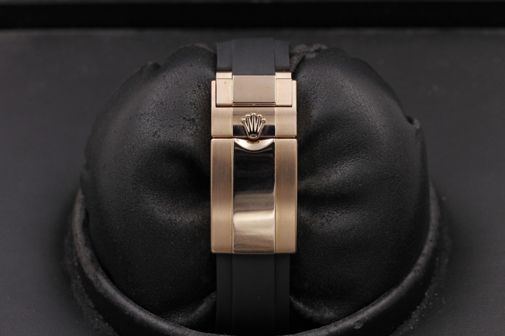 Watch Image 9