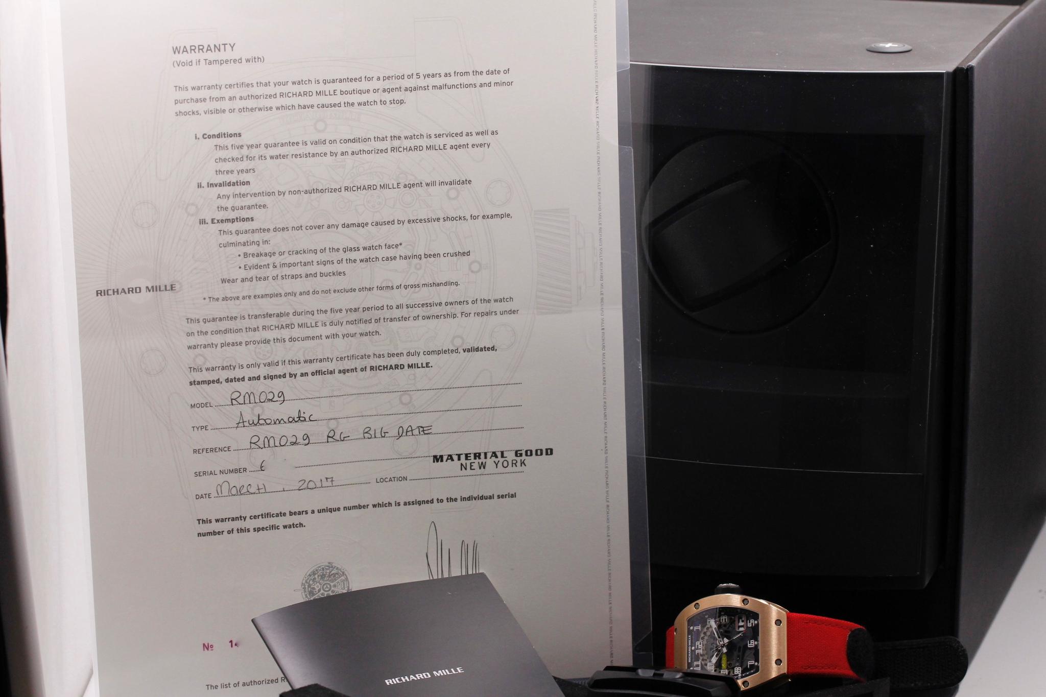 Watch Image 12
