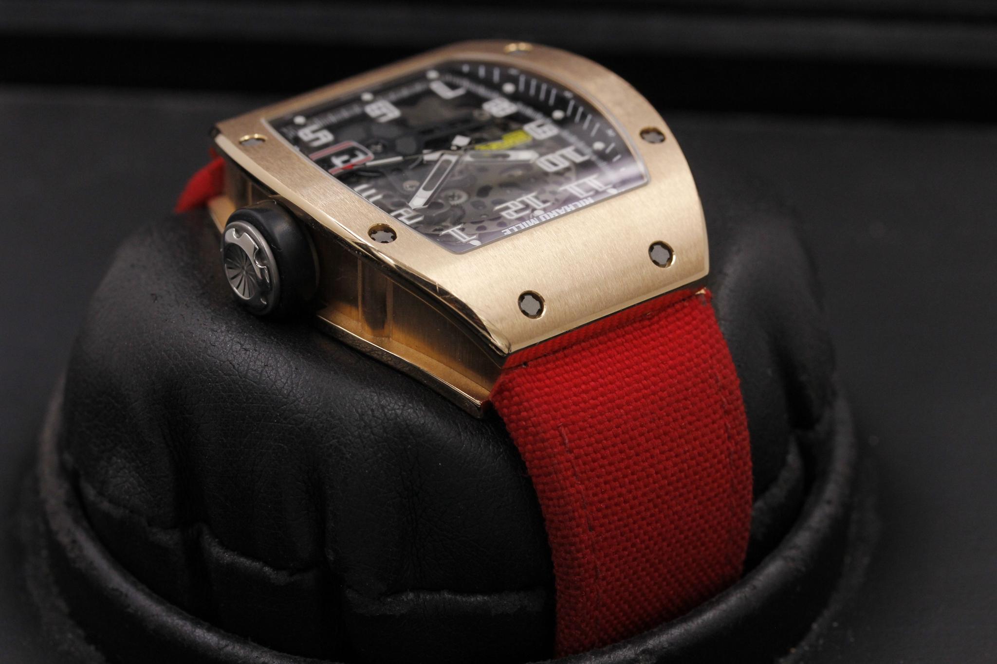 Watch Image 4