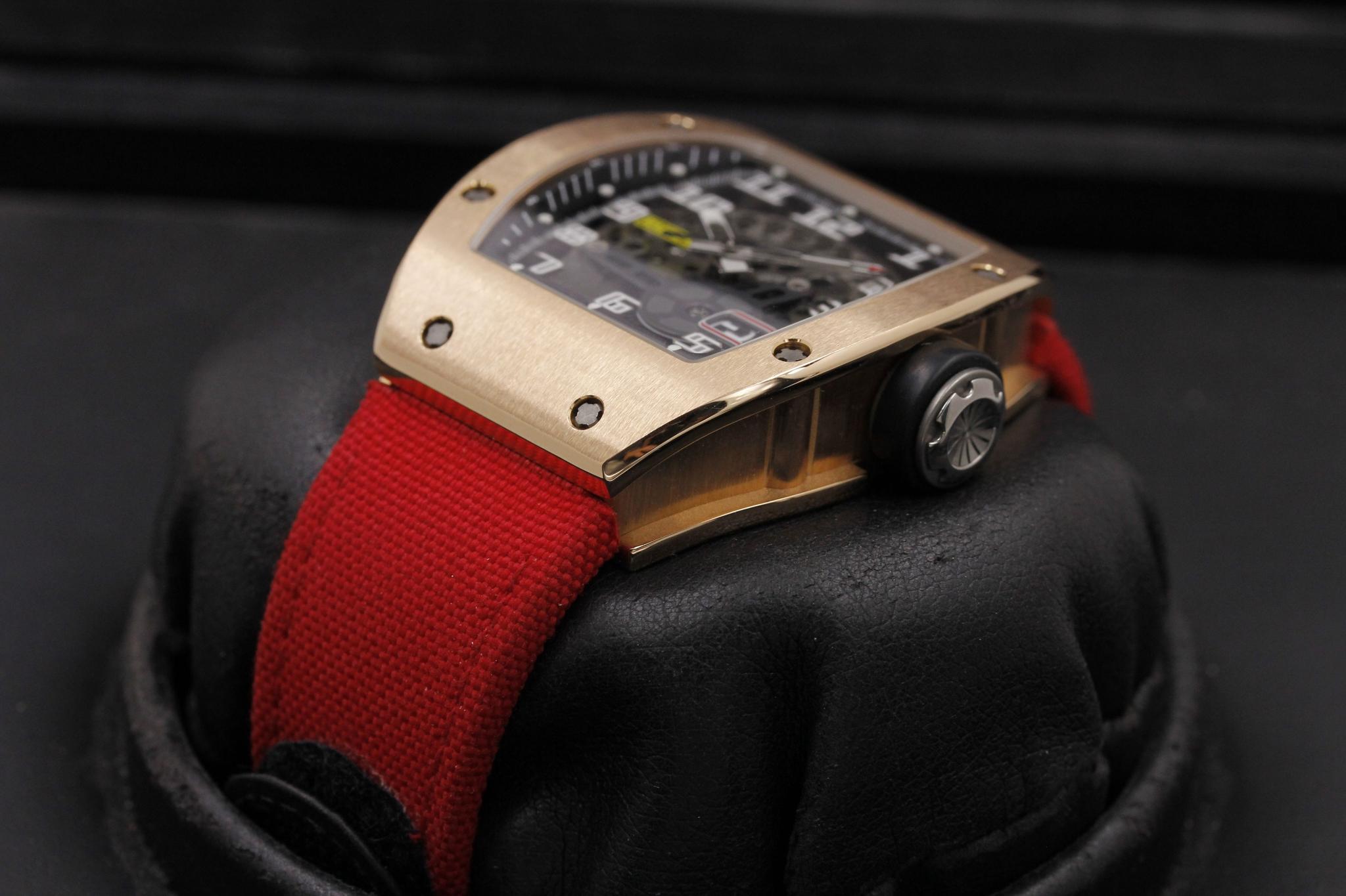 Watch Image 2