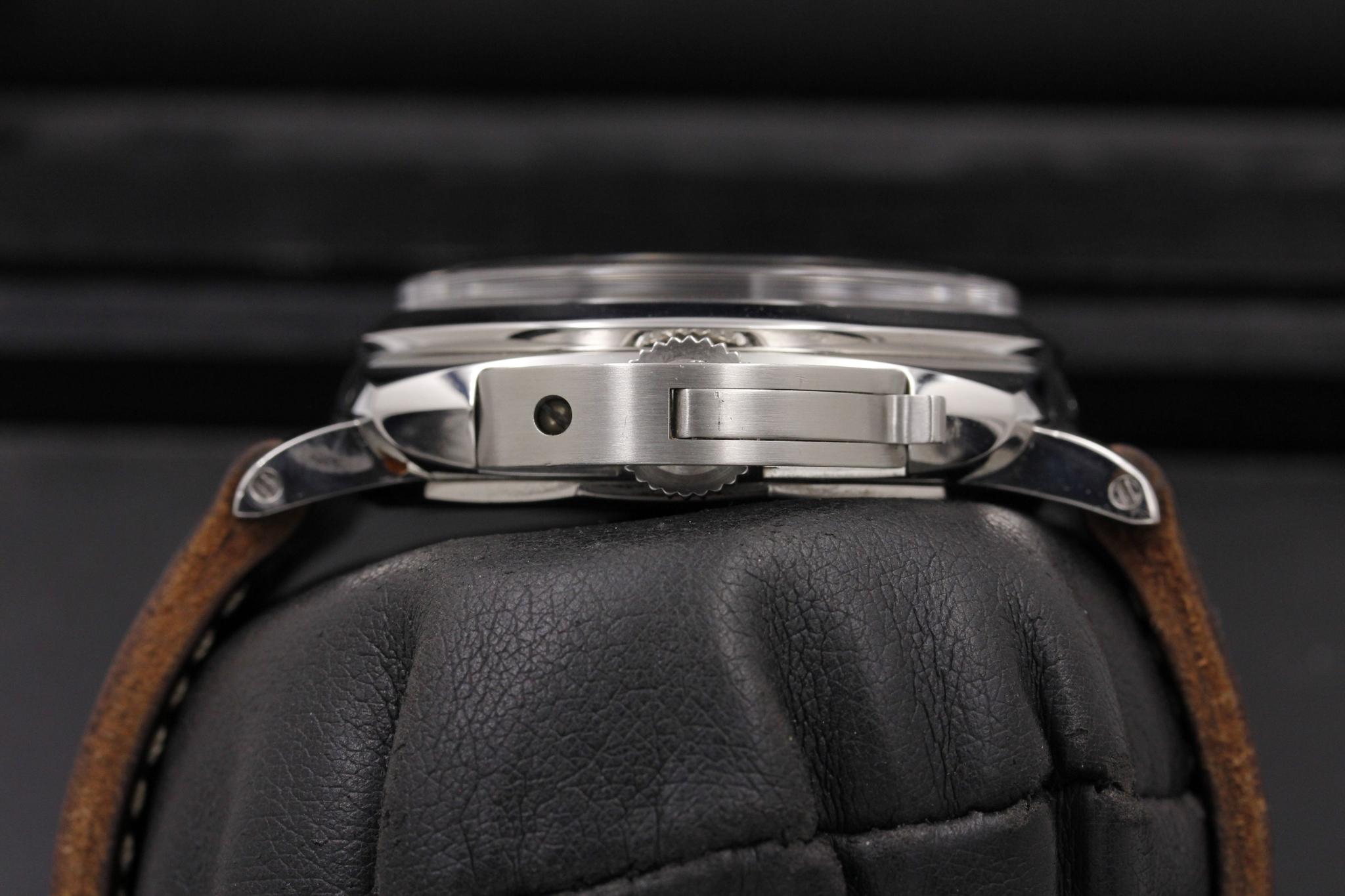 Watch Image 3