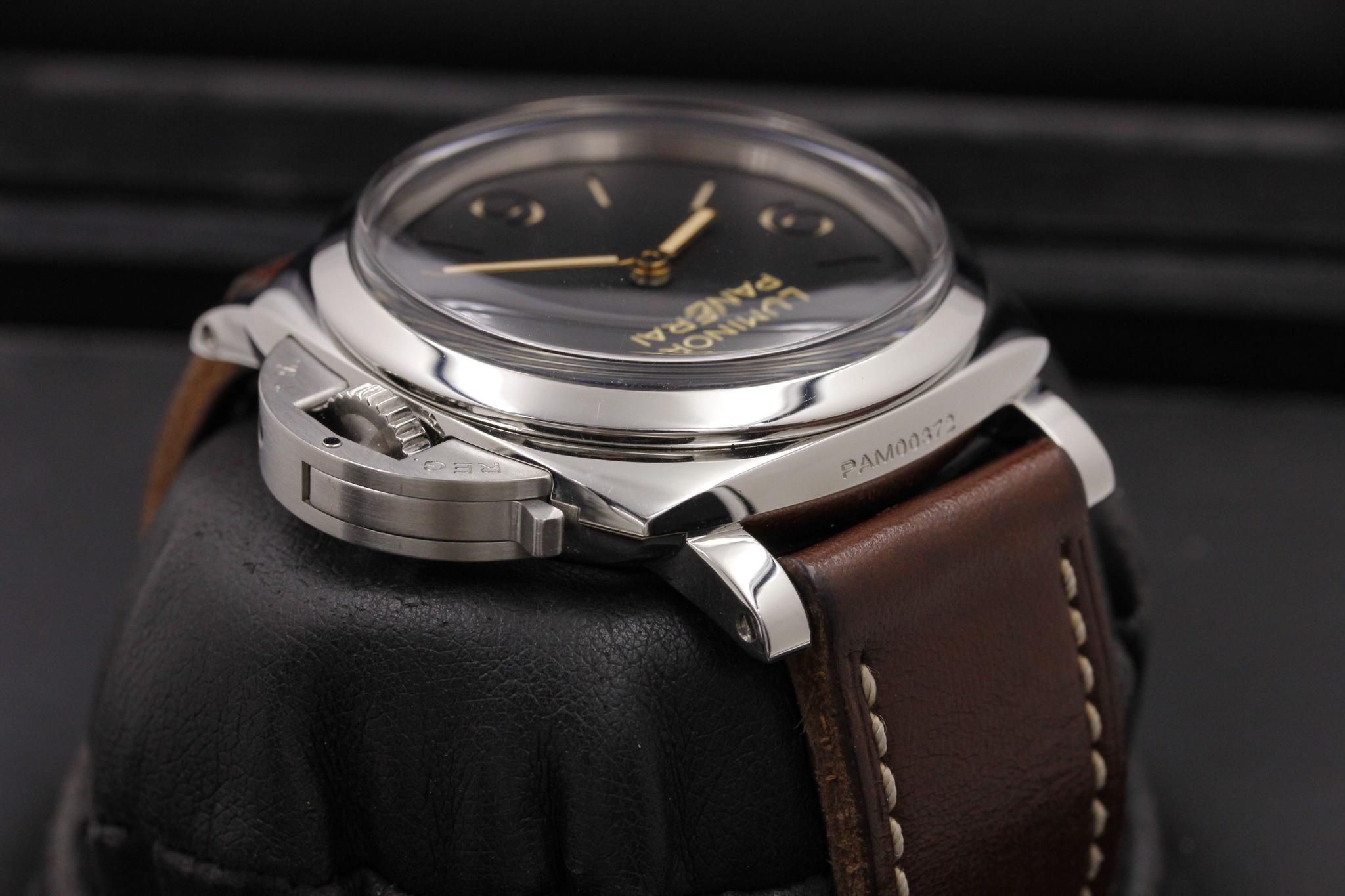Watch Image 4