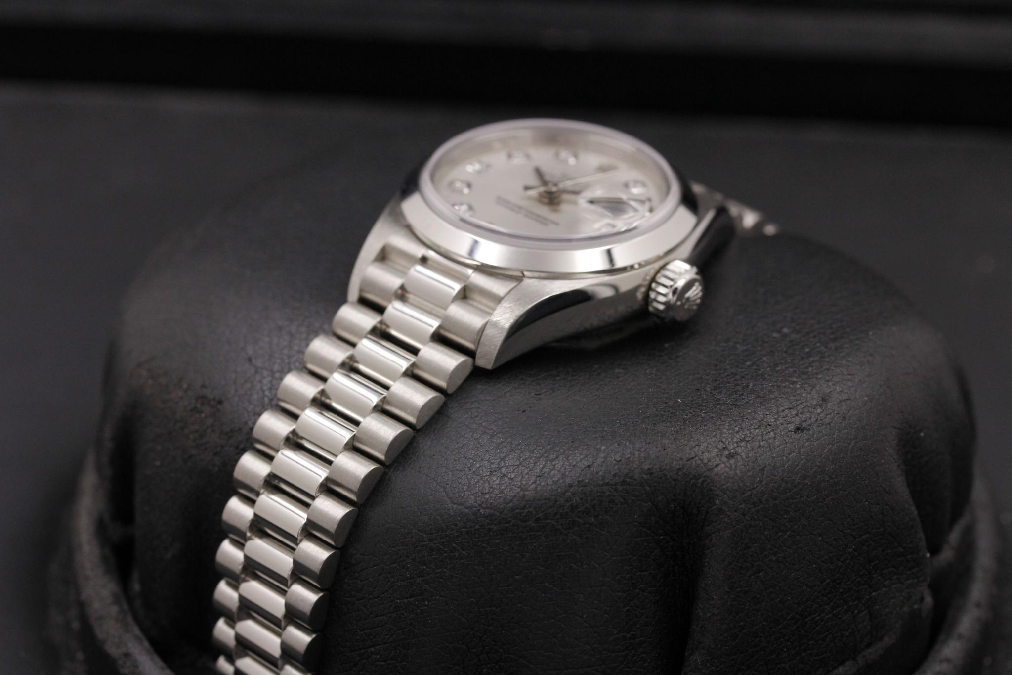Watch Image 2