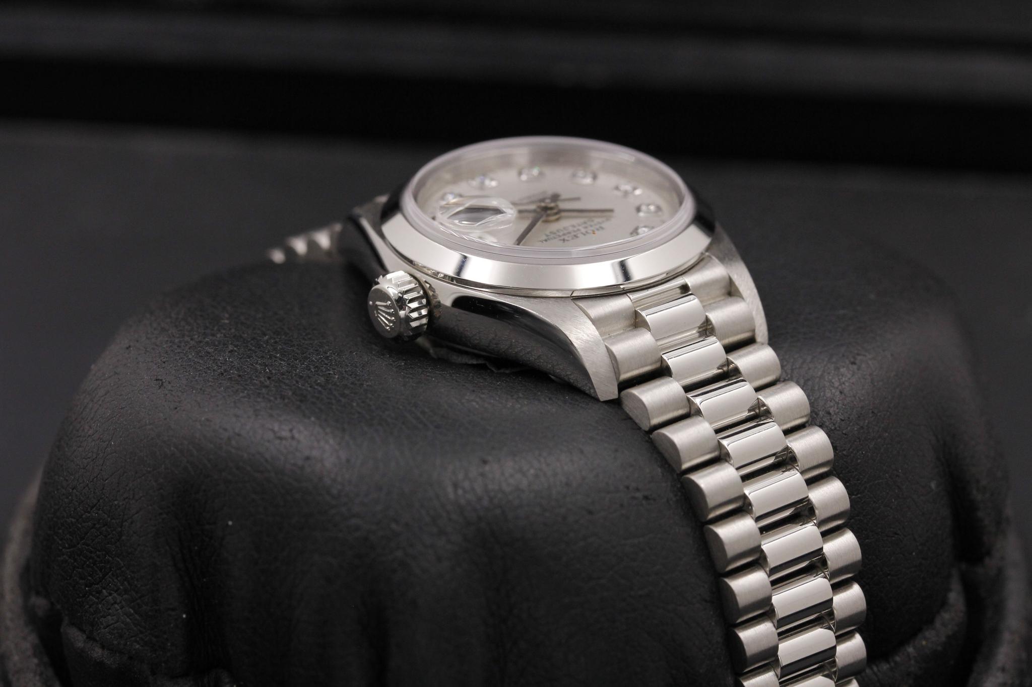 Watch Image 4