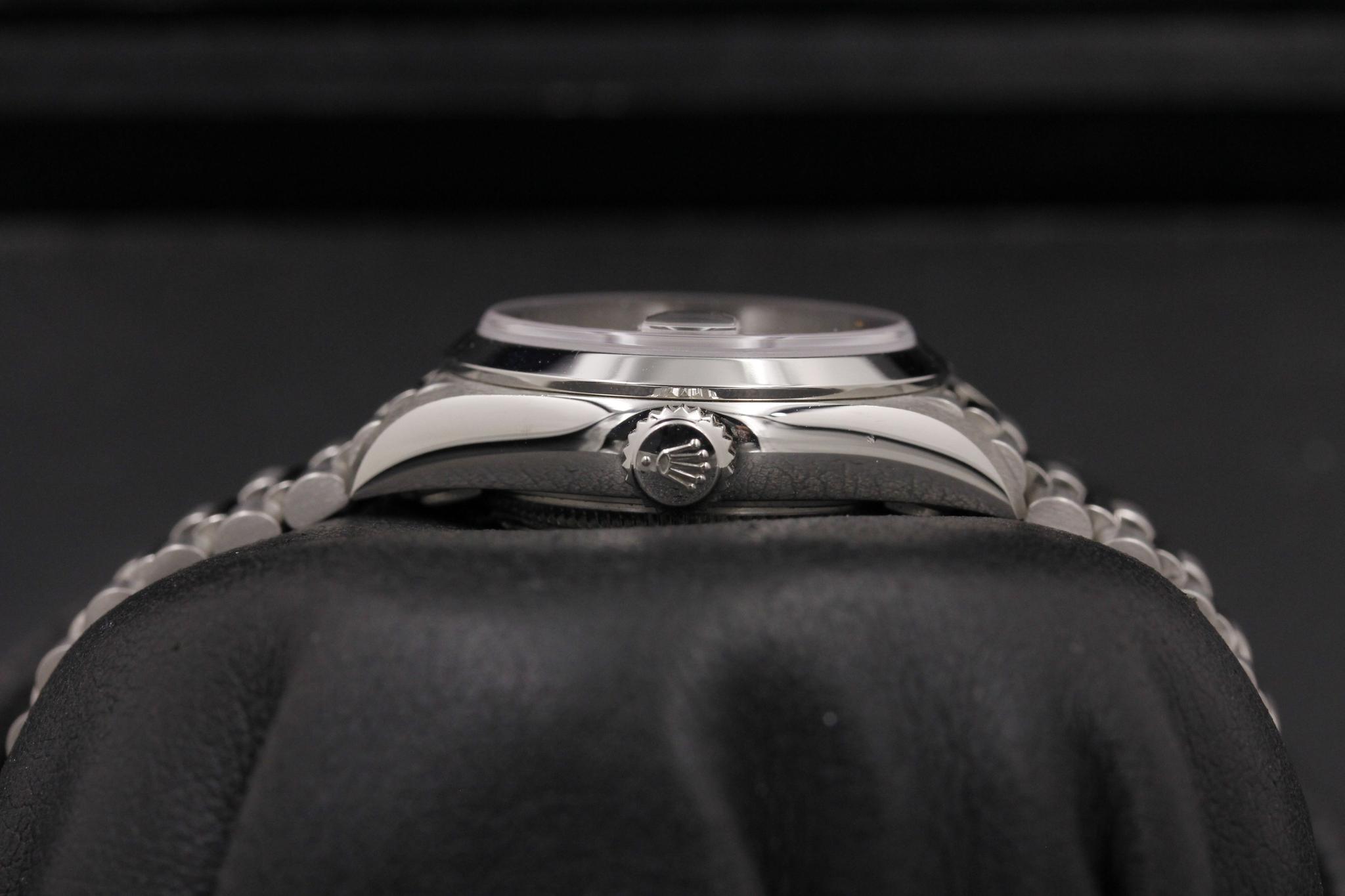 Watch Image 3