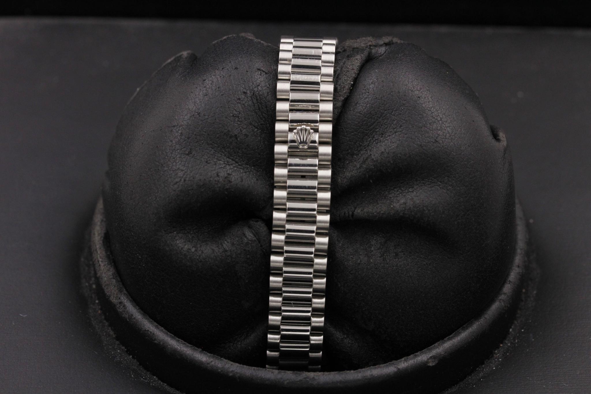 Watch Image 8