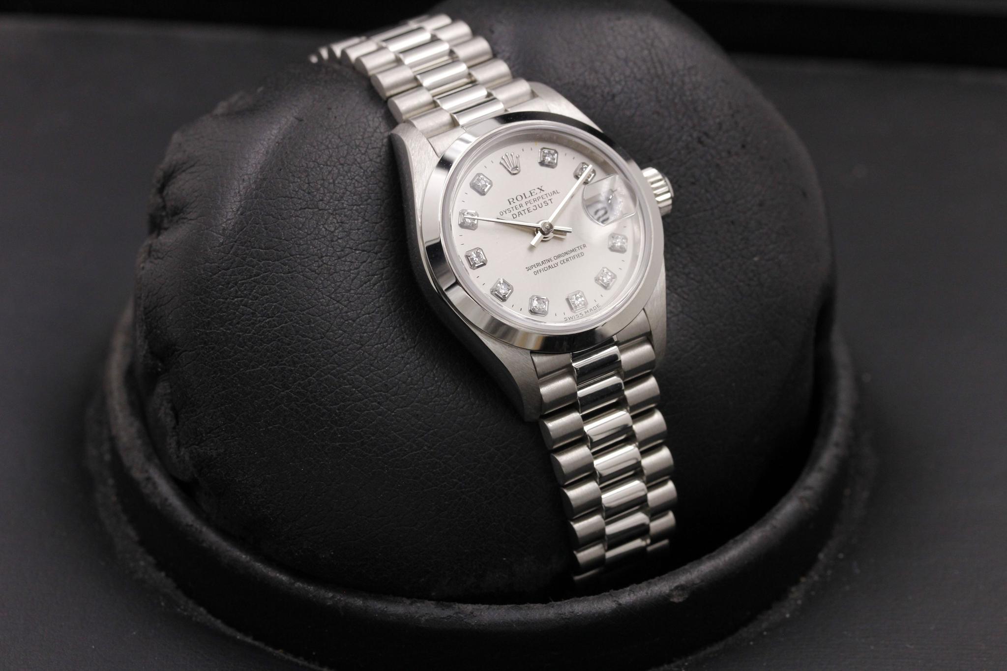 Watch Image 12