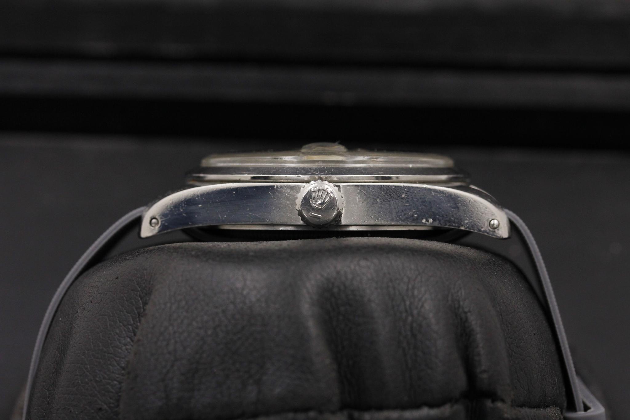 Watch Image 4