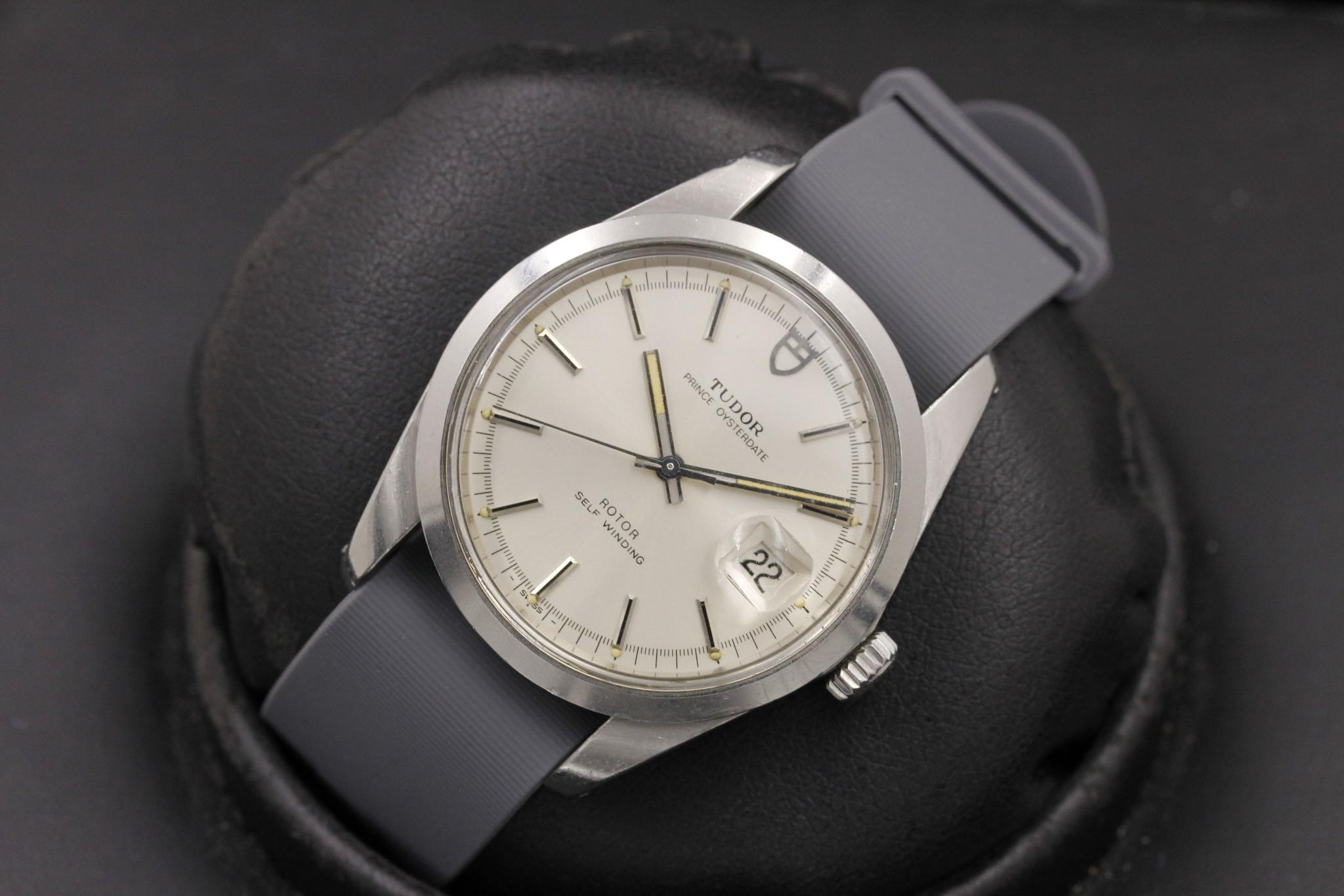 Watch Image 12