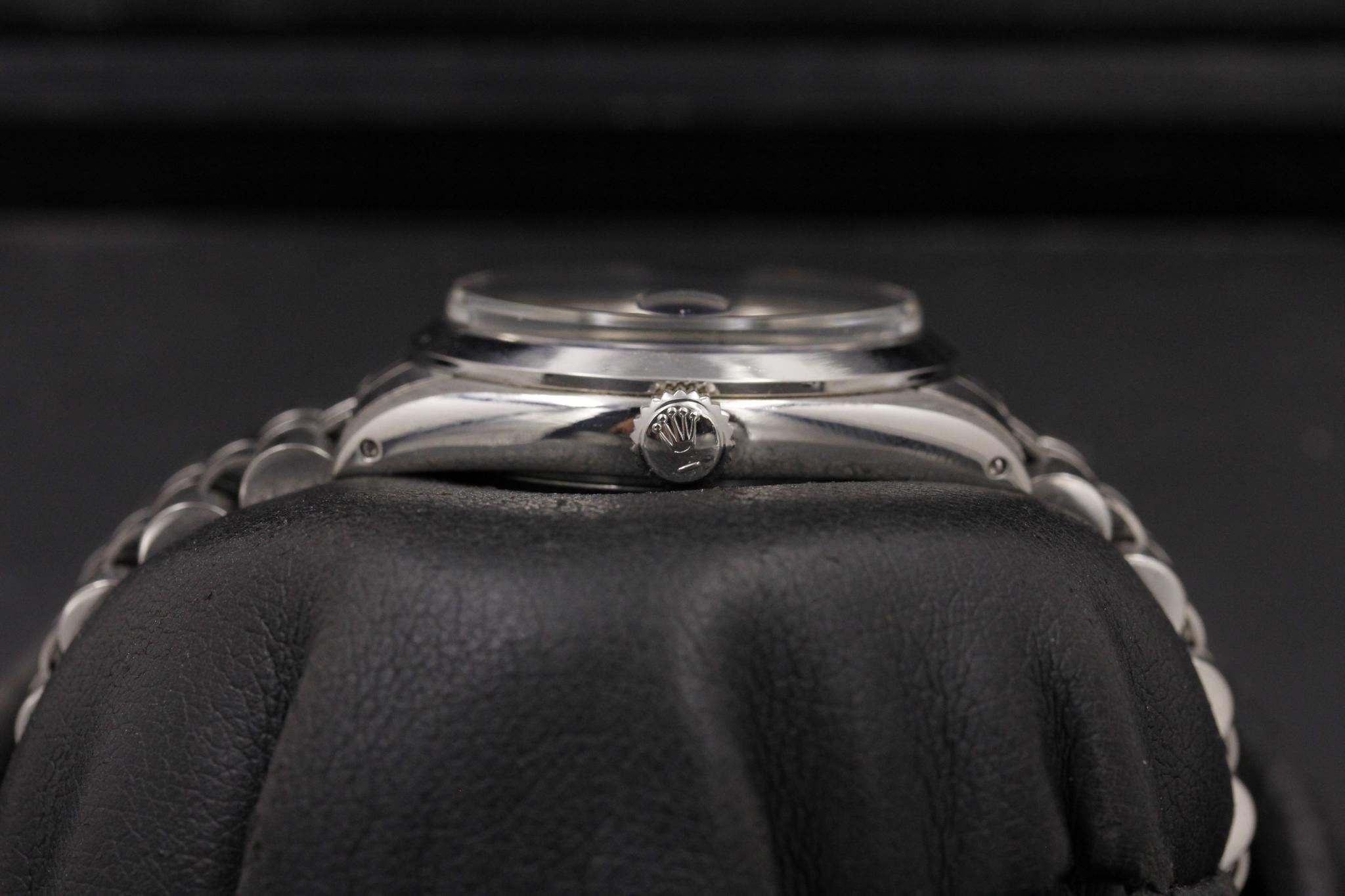 Watch Image 3