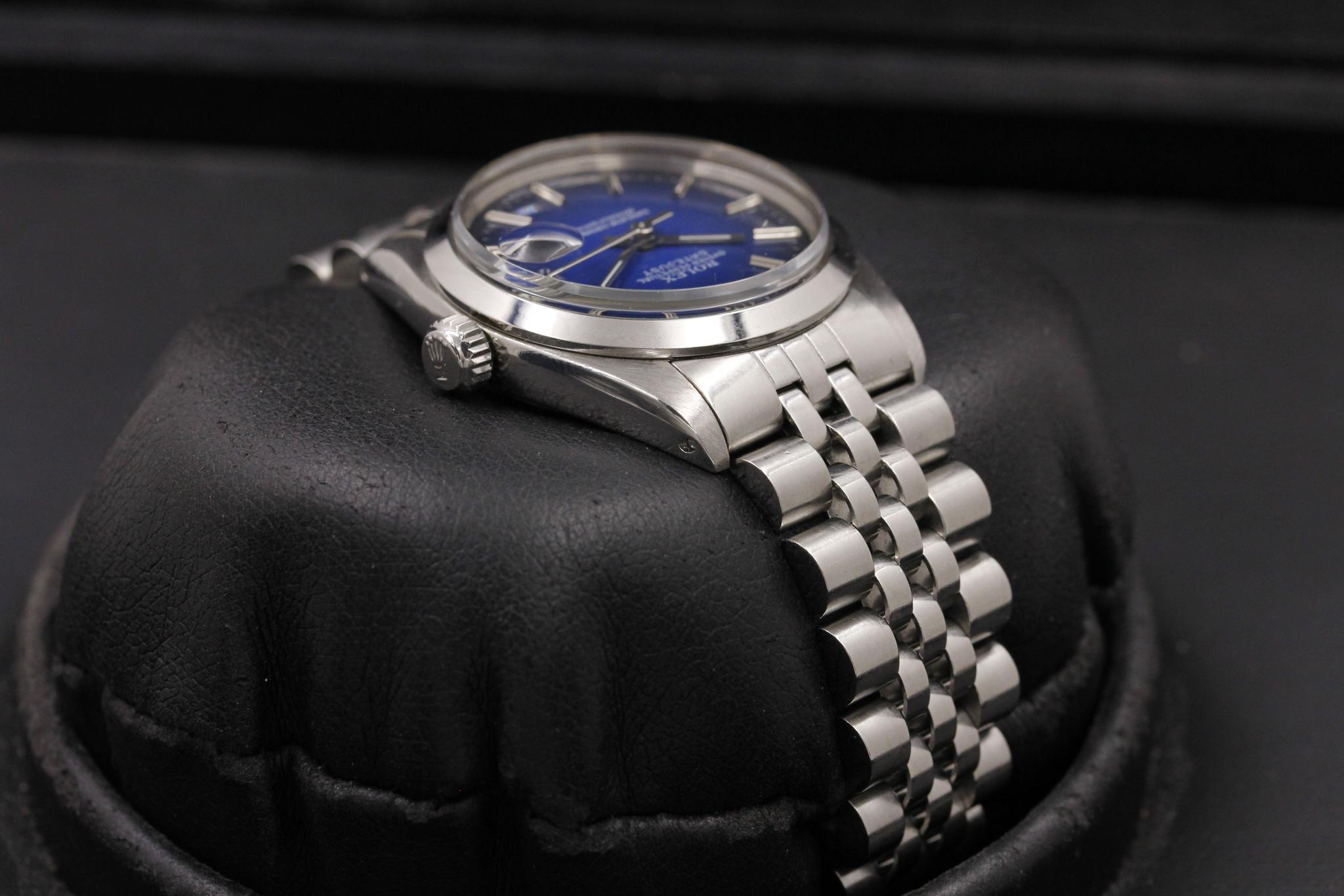 Watch Image 4