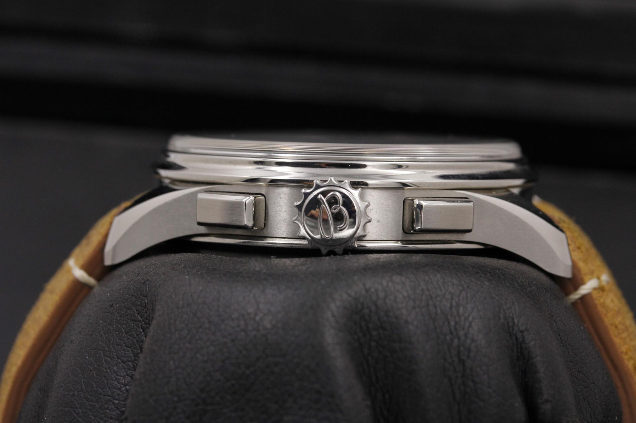 Watch Image 3