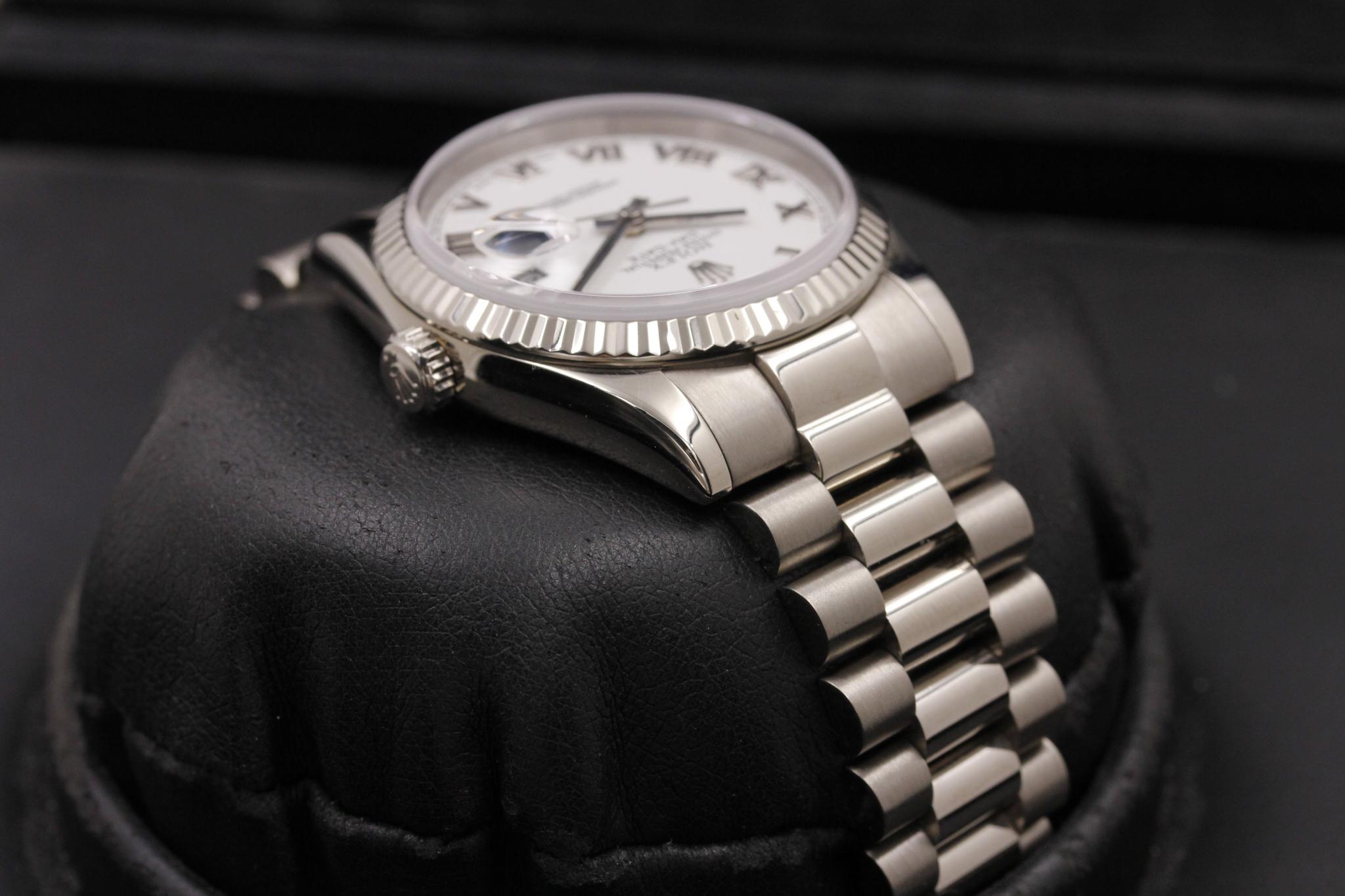 Watch Image 4