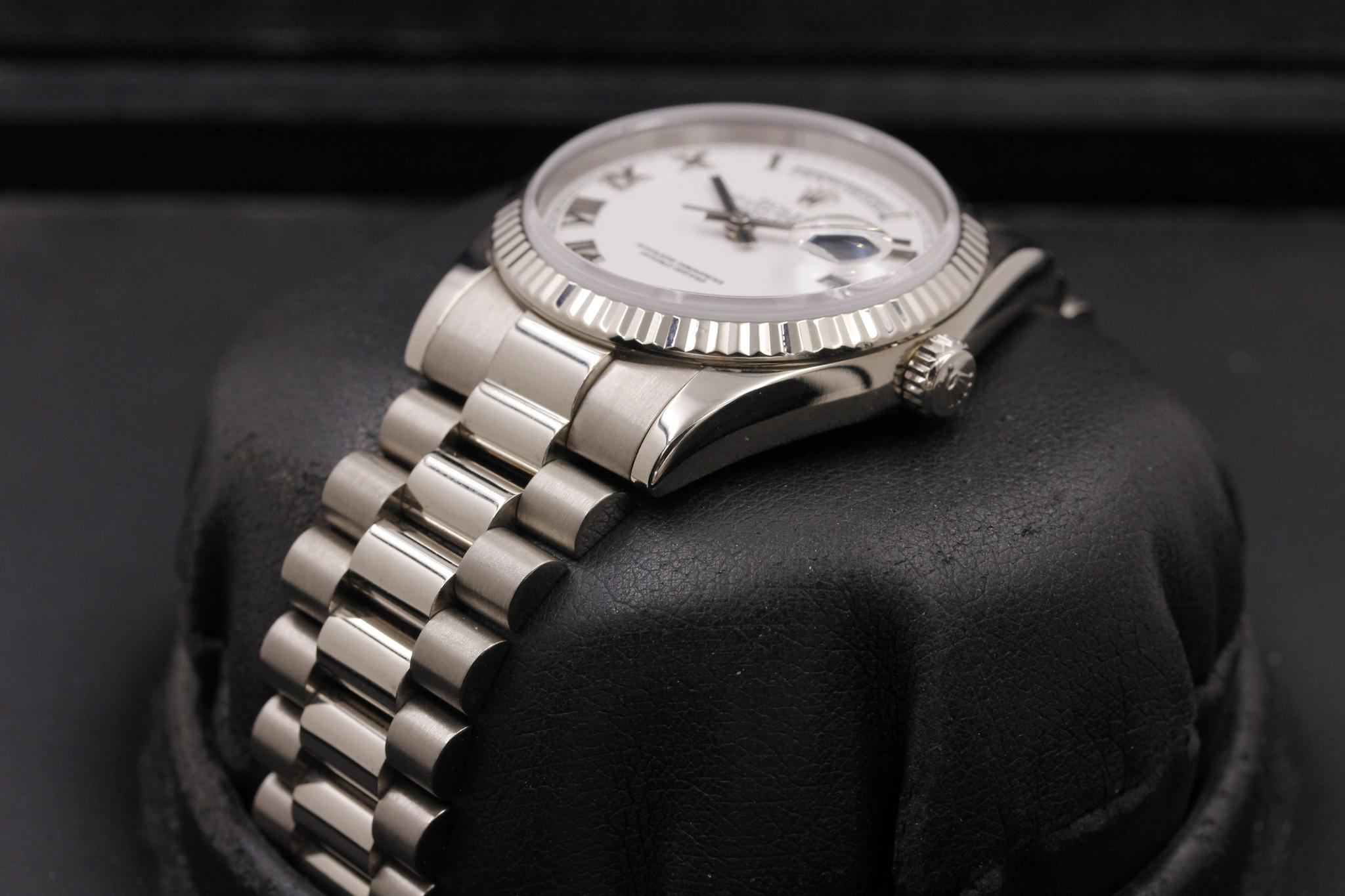 Watch Image 2