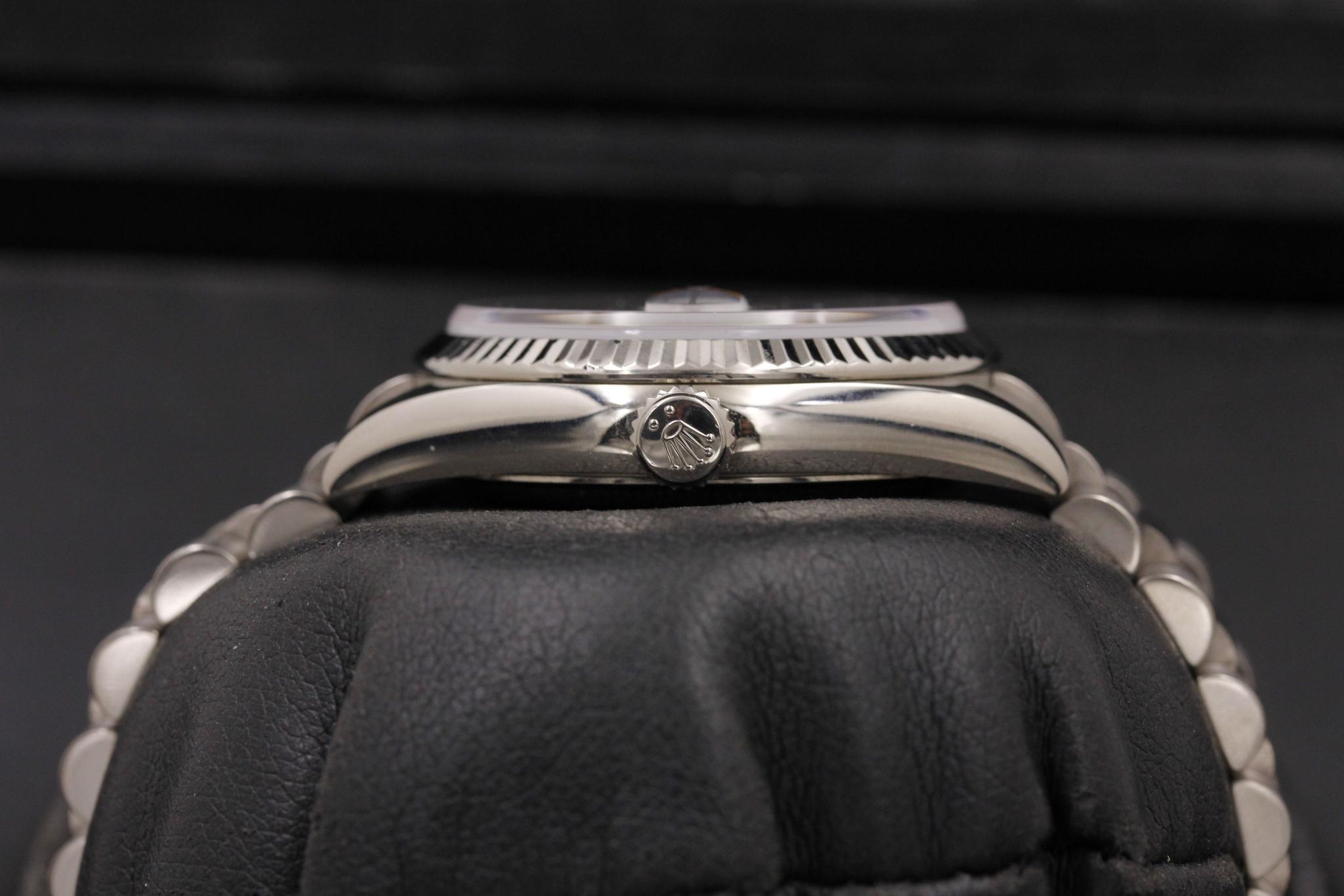 Watch Image 3