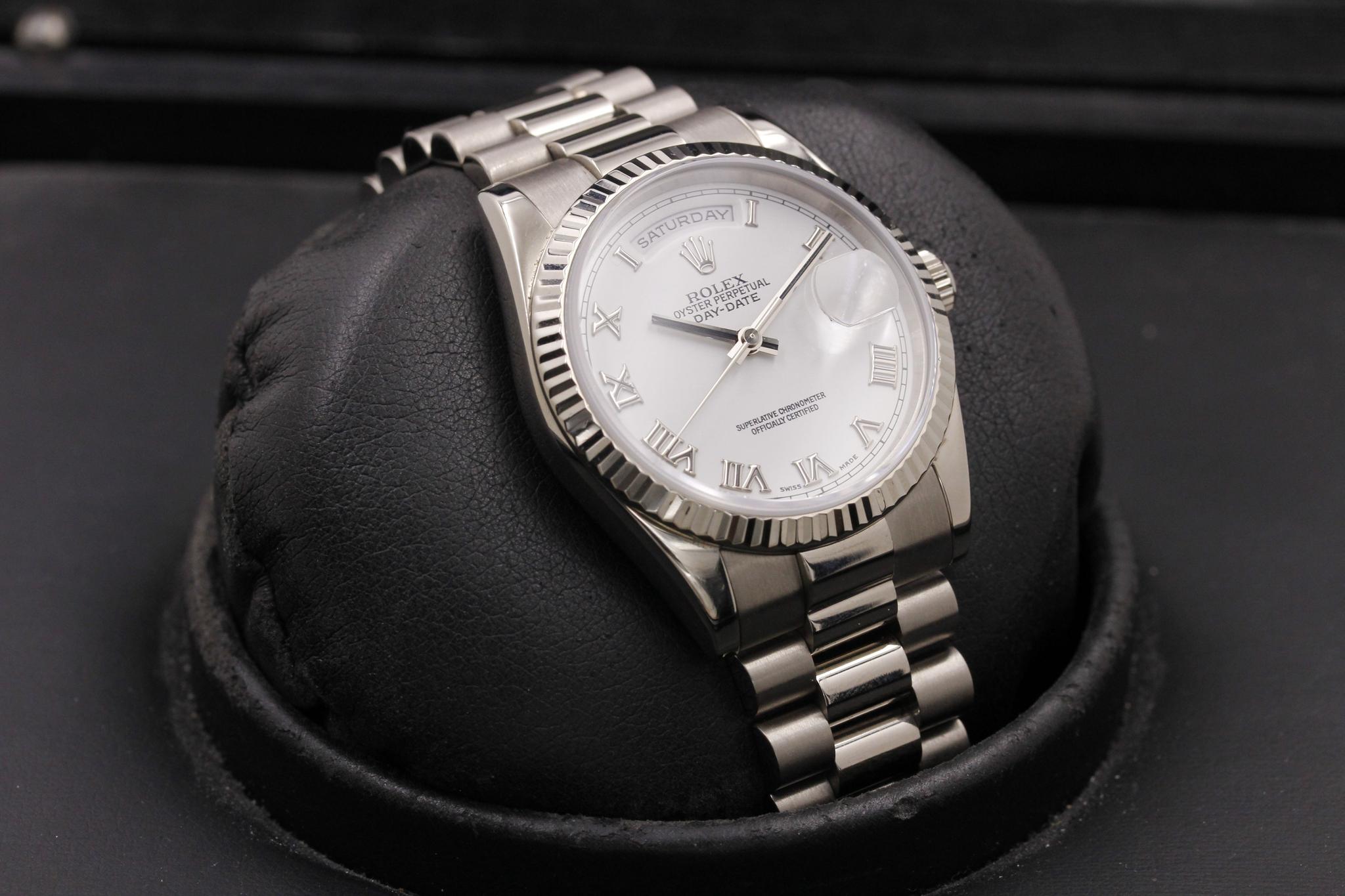 Watch Image 12