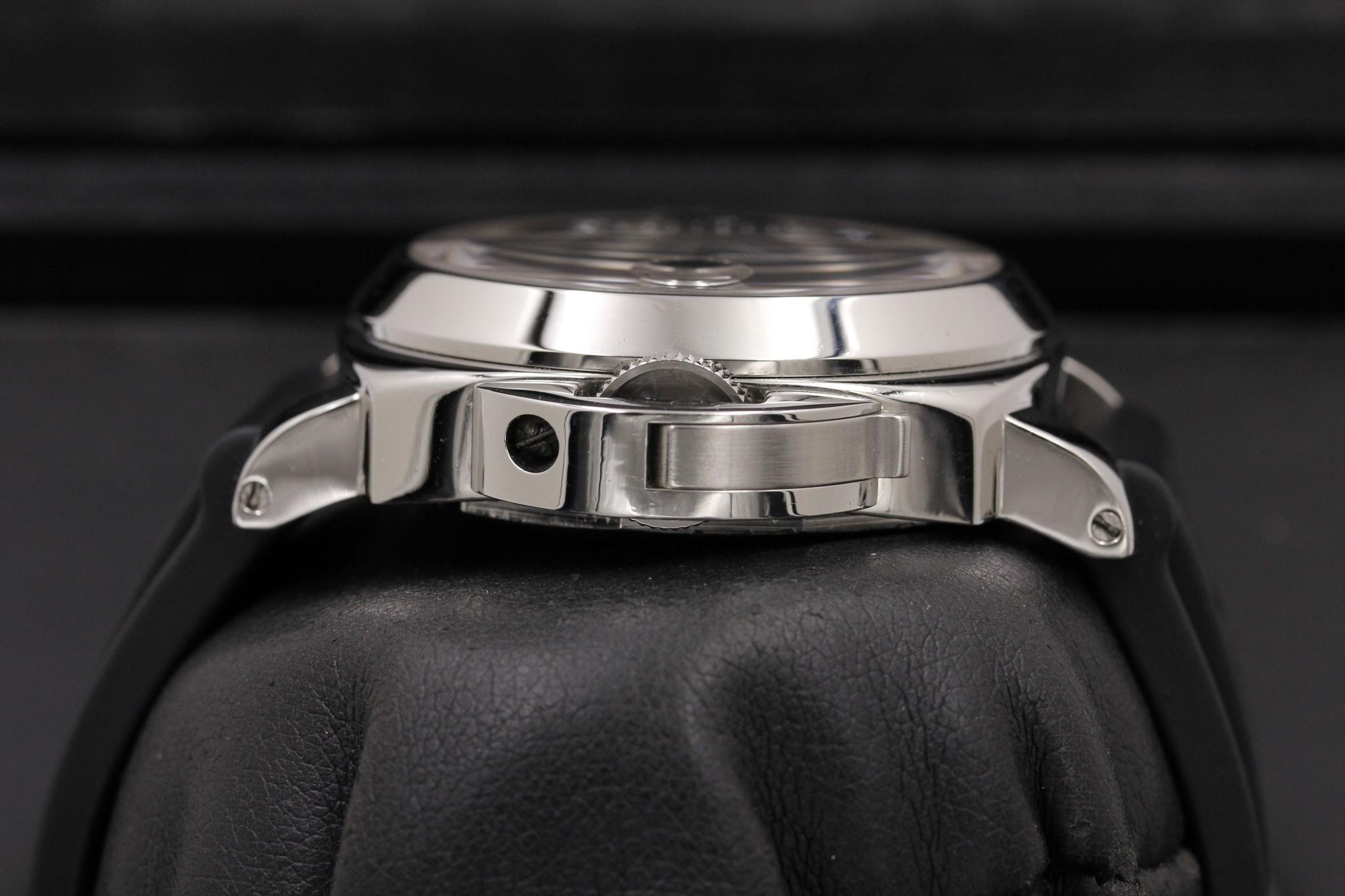 Watch Image 3